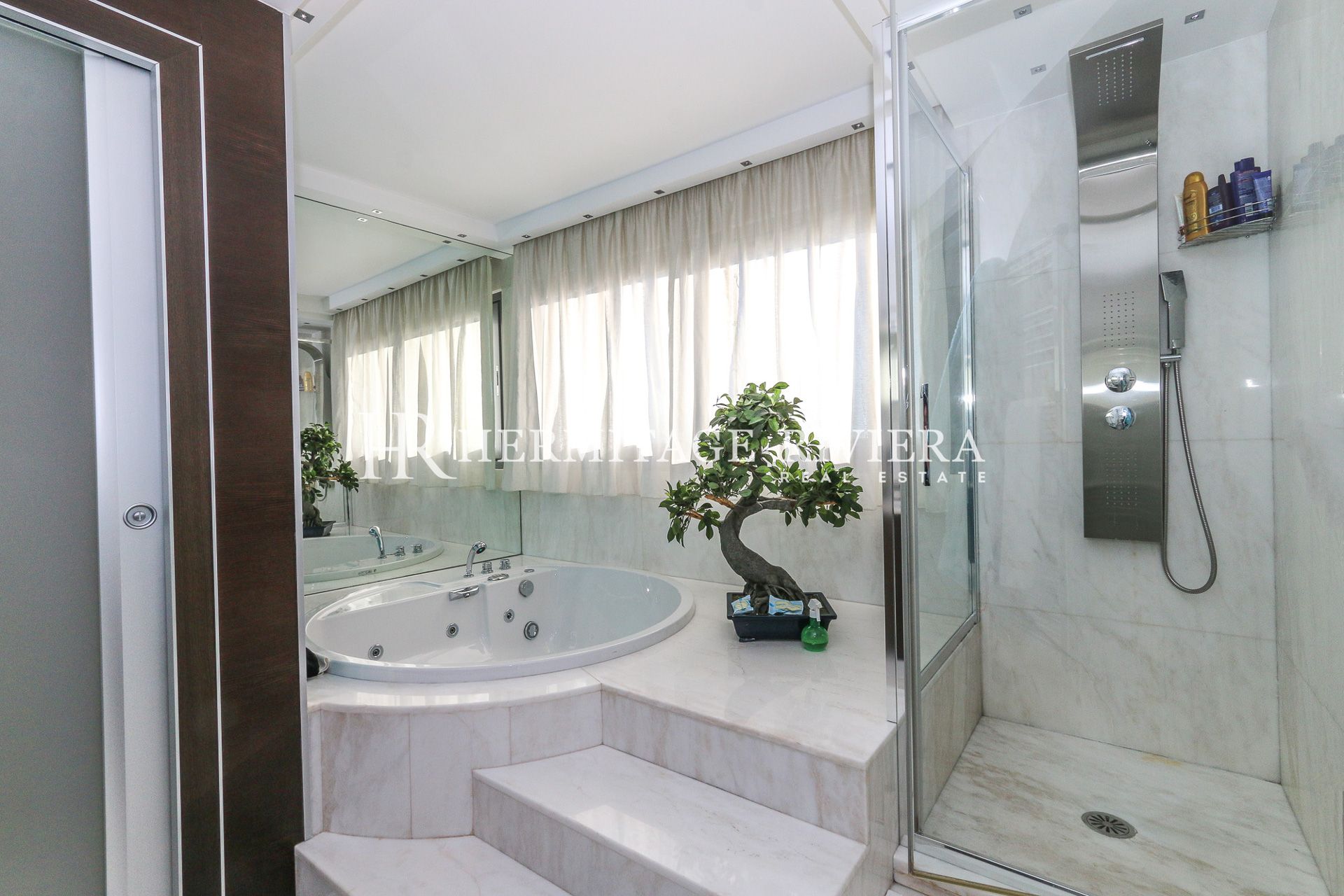 5 Pièces - Triplex - Vue mer - Terrasse - Frontière avec Monaco (image 20)