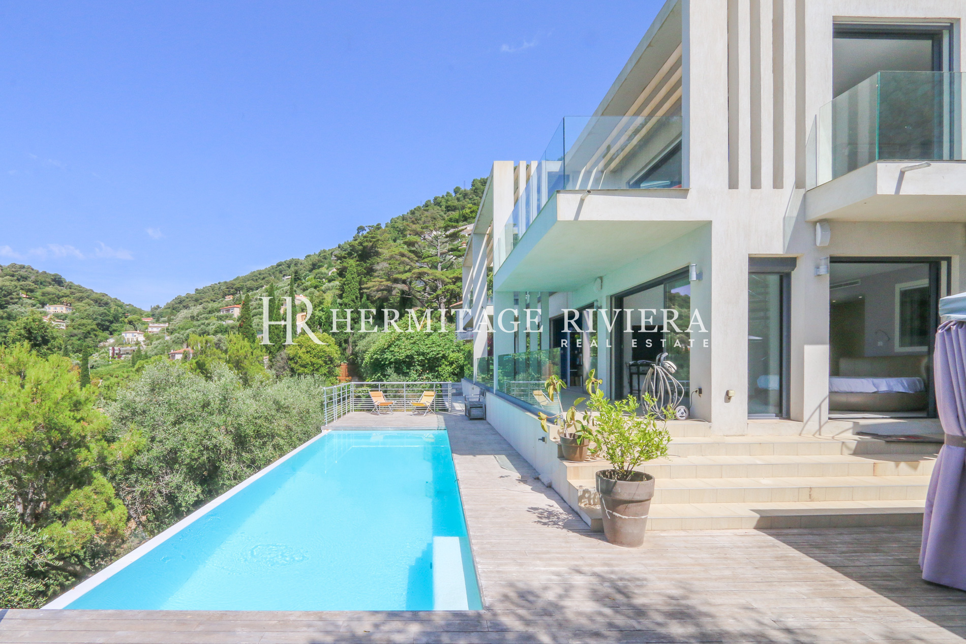 Moderne villa avec magnifique vue mer (image 3)