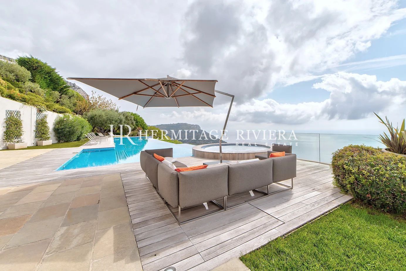 Surplombant le médiéval village - Vue mer - Piscine (image 7)