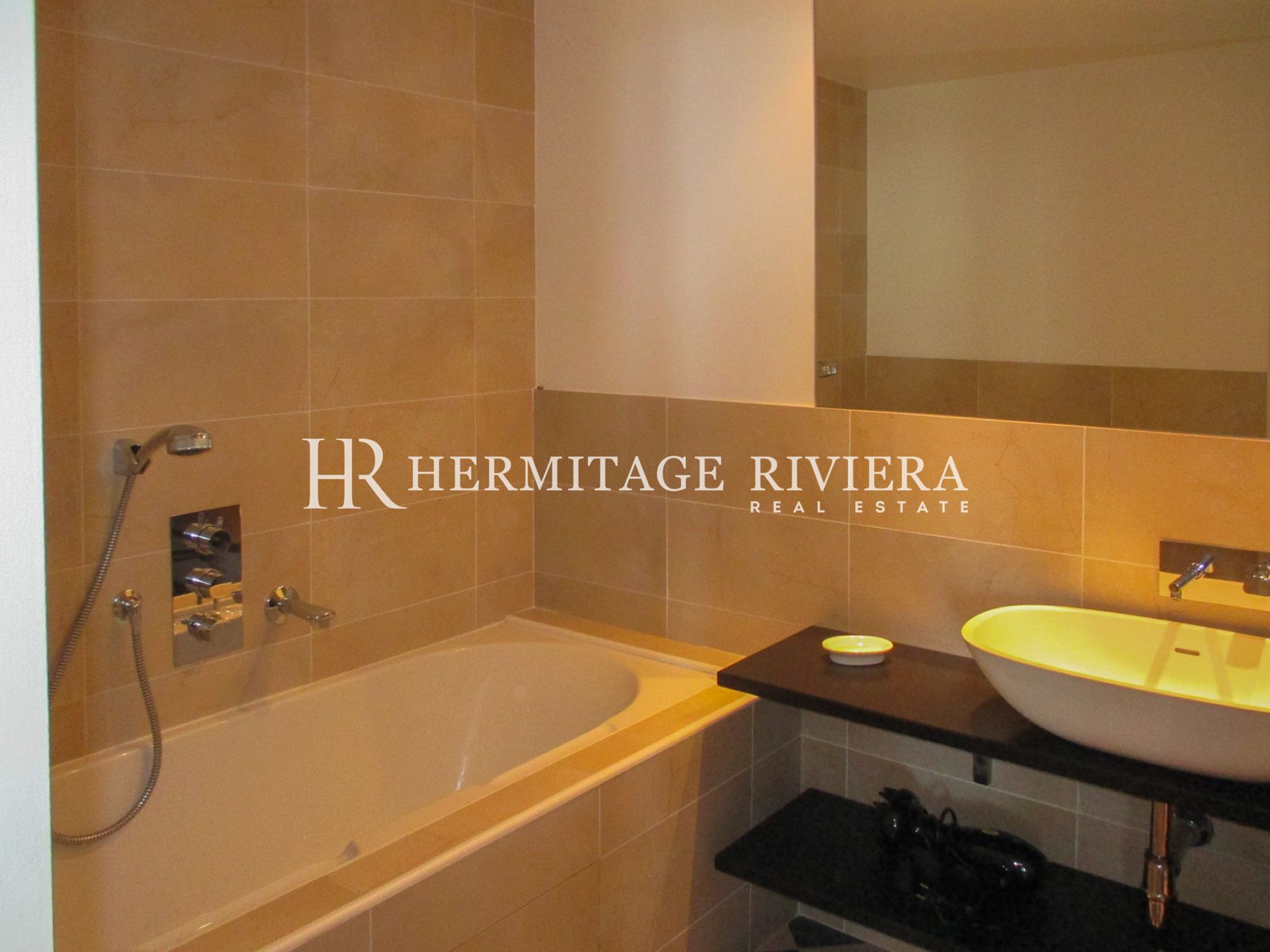 Appartement de 4 pieces avec jardin privatif  (image 11)