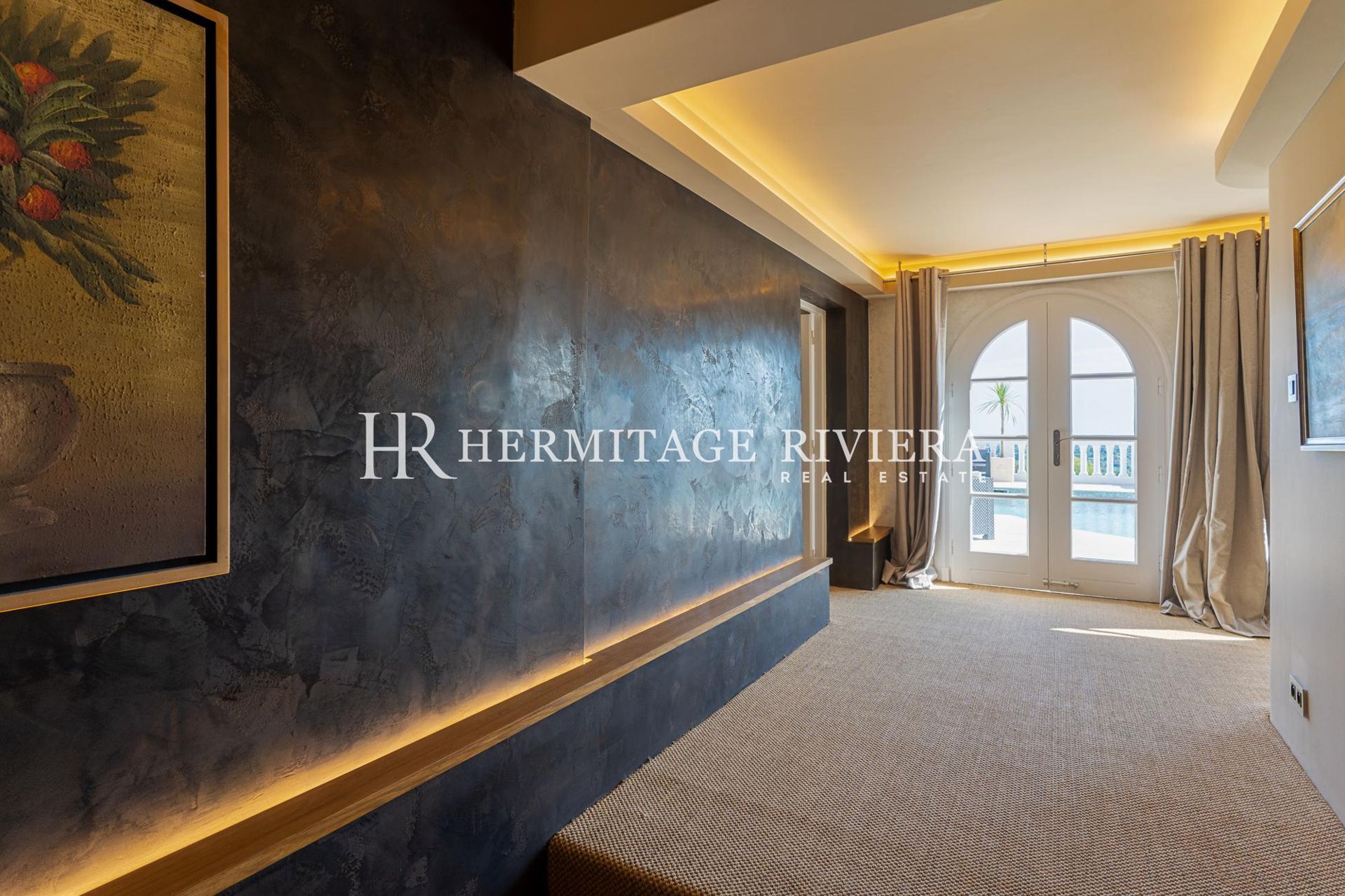 Superbe propriété de luxe avec héliport et piscine (image 29)