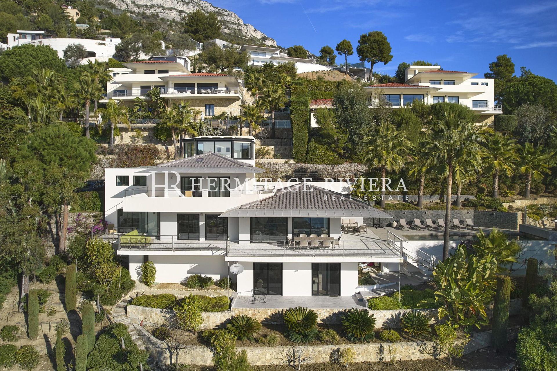 Villa moderne dans domaine sécurisé proche de Monaco (image 3)