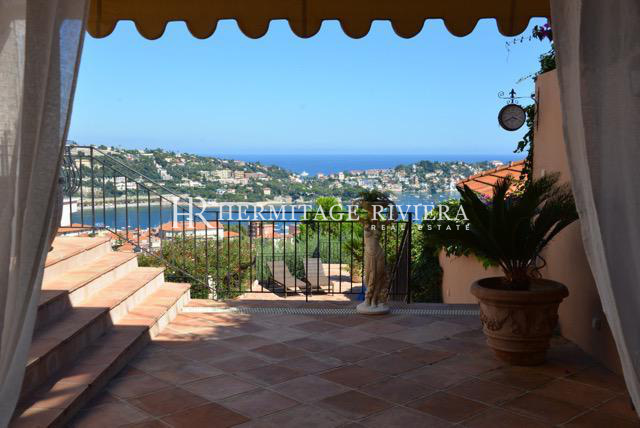 Charmante villa avec une vue mer splendide (image 13)