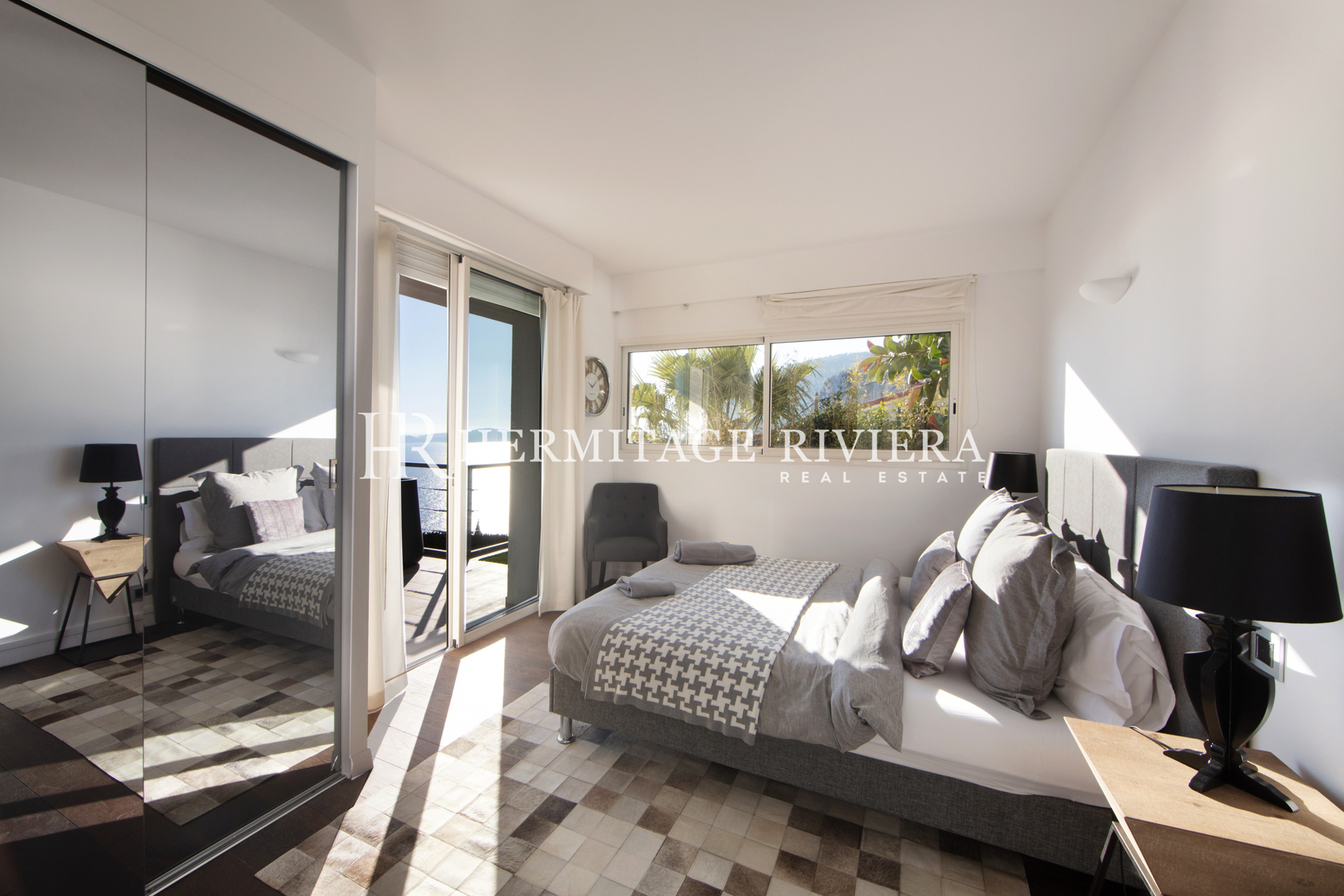 Superbe villa contemporaine surplombant plage Mala (image 14)