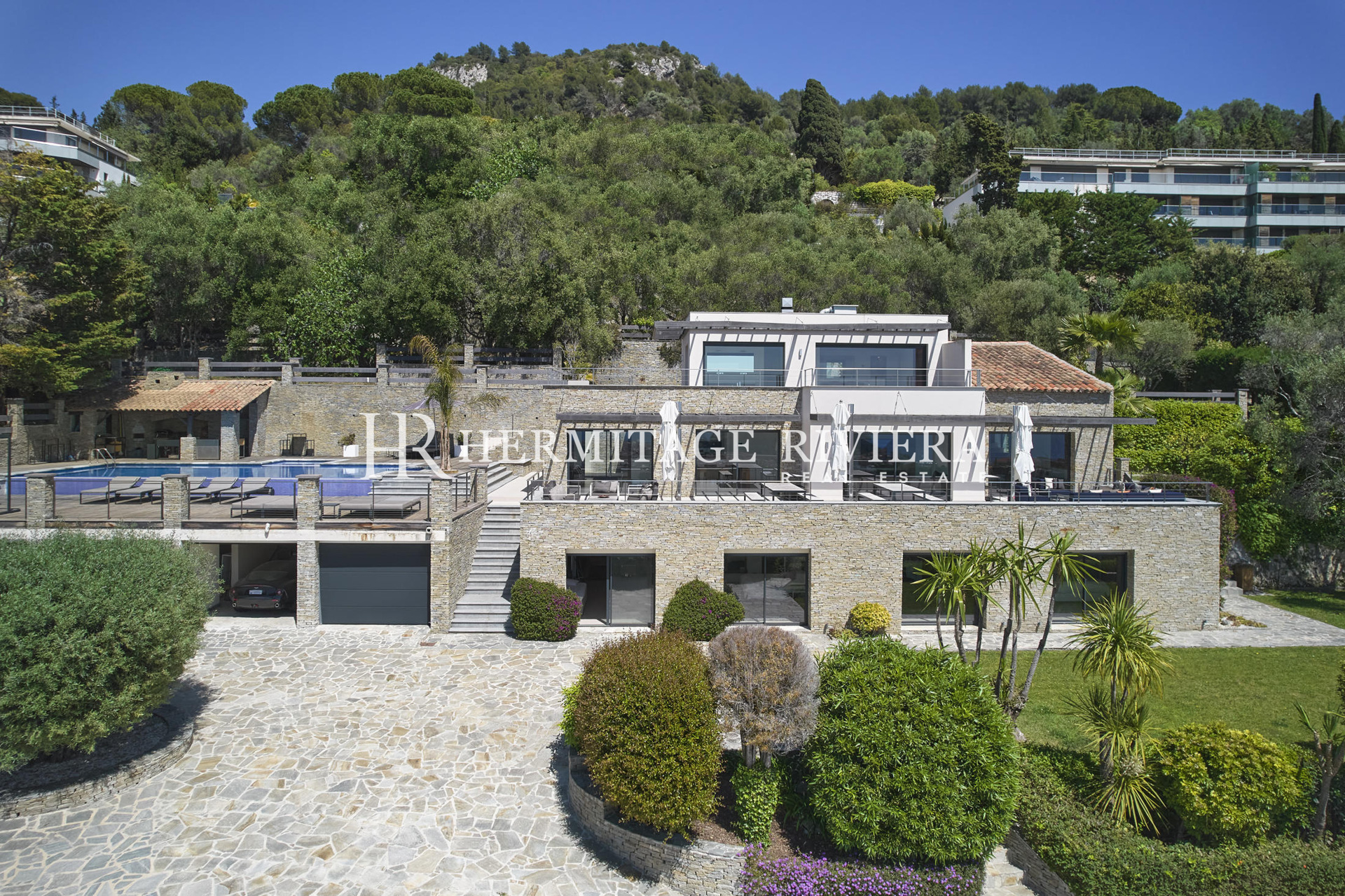 Villa contemporaine avec vue sur la baie de Nice (image 2)