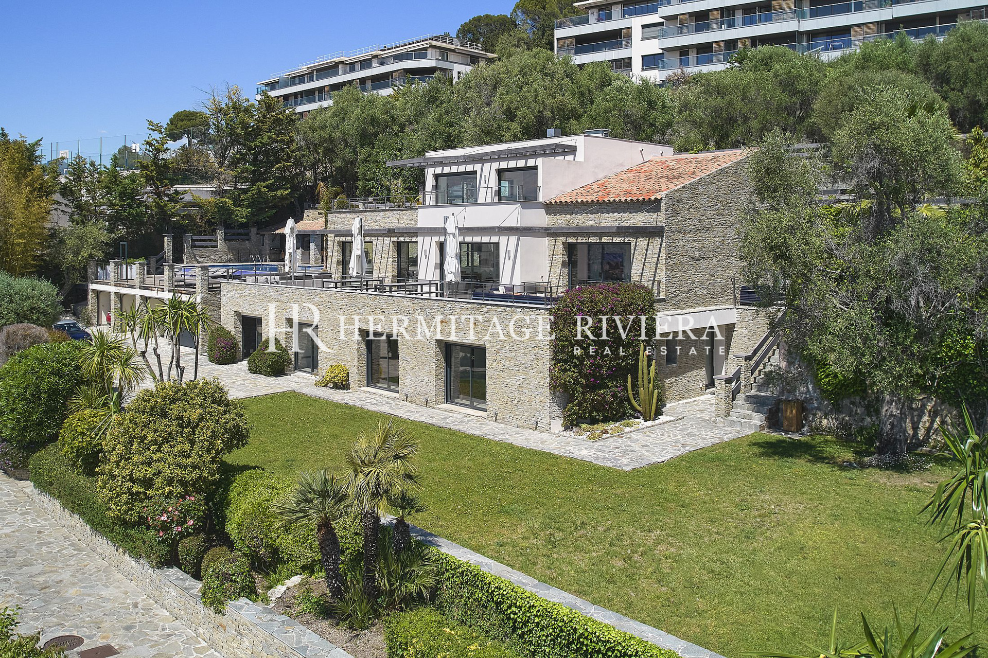 Villa contemporaine avec vue sur la baie de Nice (image 34)