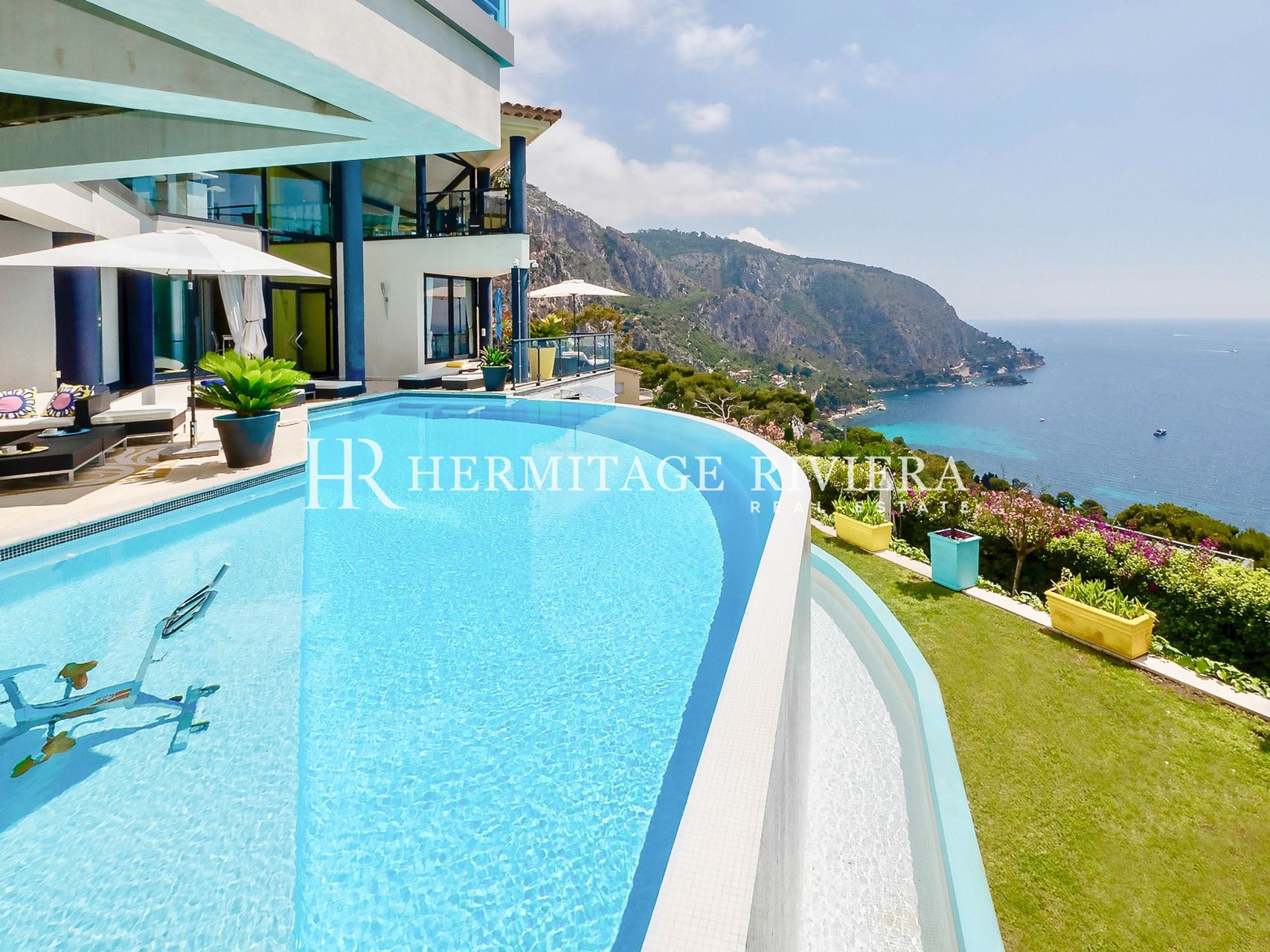 Modern villa surplombant la mer (image 4)
