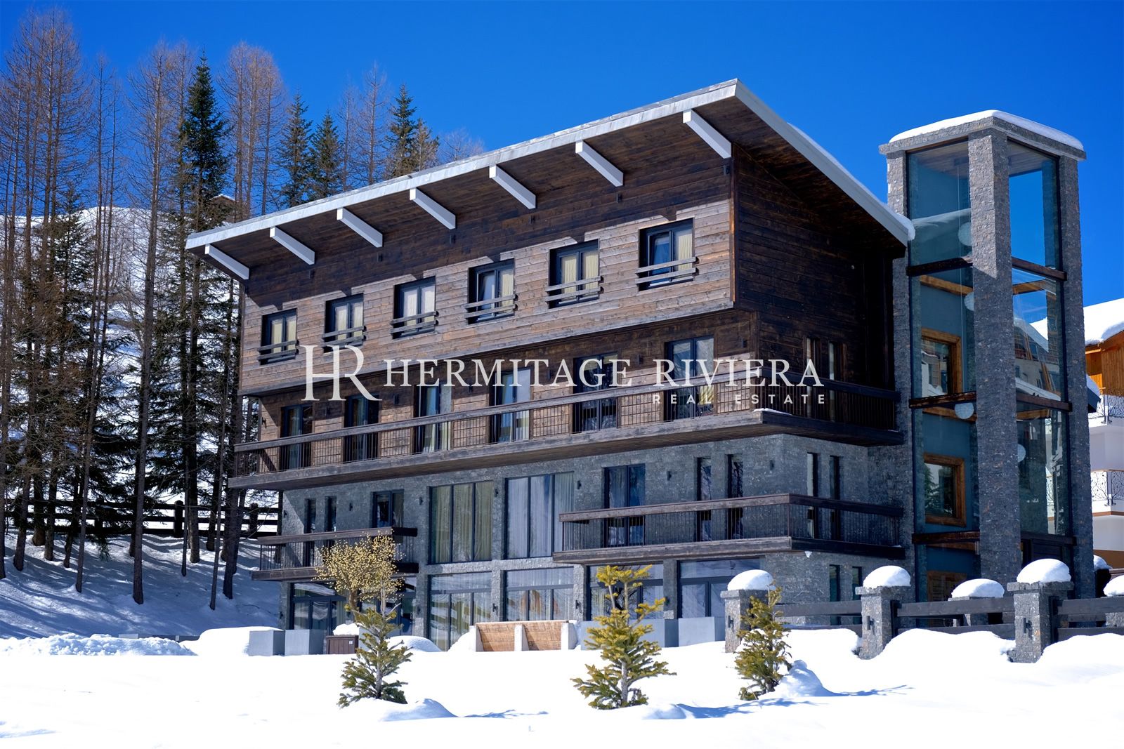 Chalet de luxe aux pieds des pistes  (image 10)