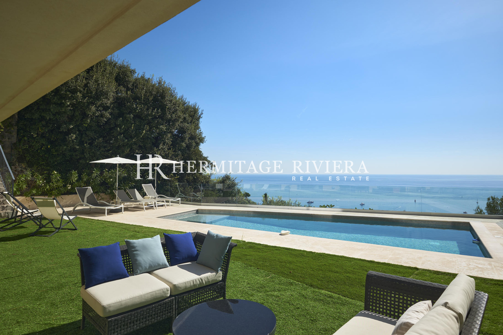 Villa moderne avec fantastique vue mer (image 10)