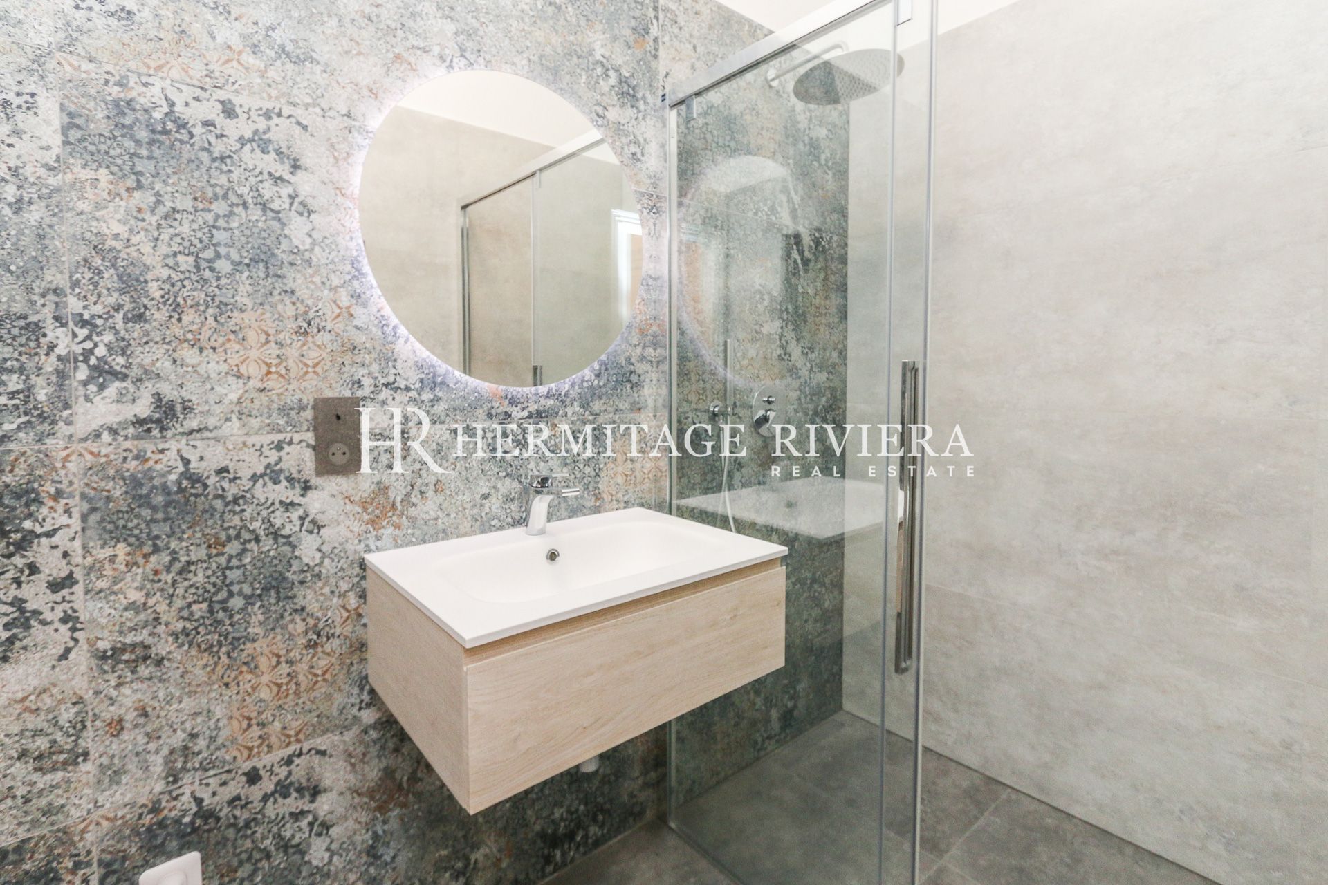 Deux somptueux appartements rénovés - Cours Saleya (image 18)