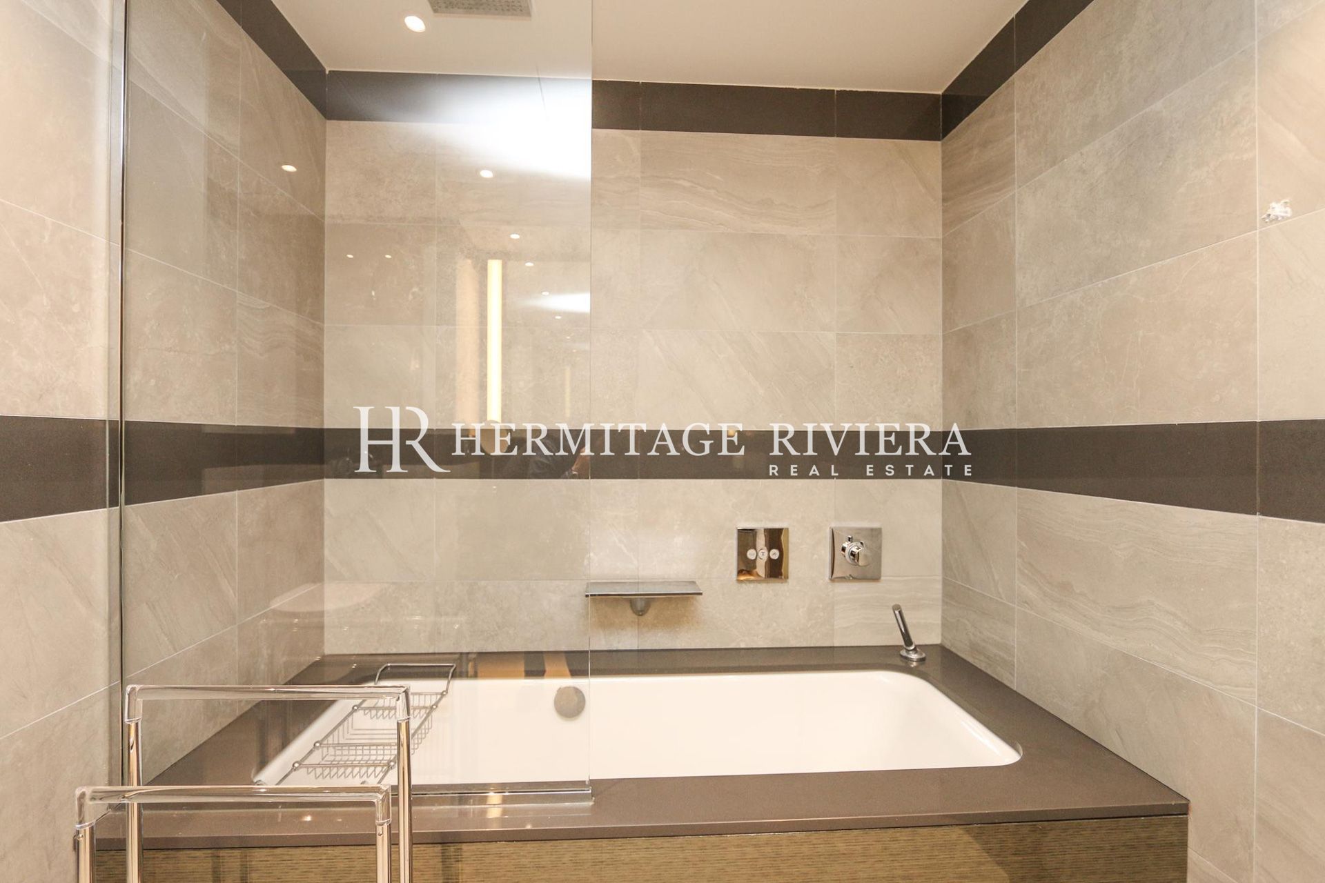 4 pièces - Piscine privative - Résidence de luxe (image 19)