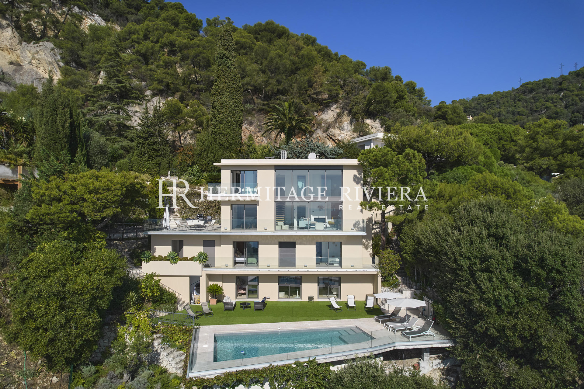 Villa moderne avec fantastique vue mer (image 2)