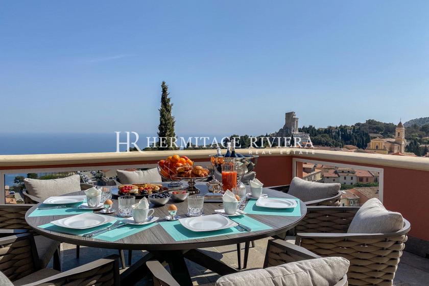Belle propriété jouissant d’une vue panoramique mer et Monaco