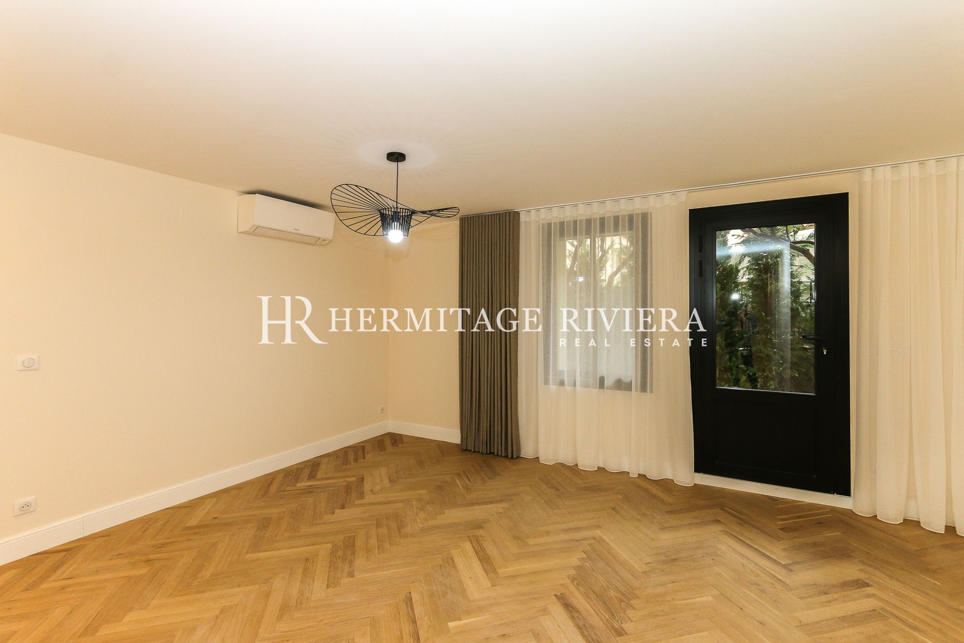 Rénové - Domaine privé - Jardin plat - Proche Port (image 31)