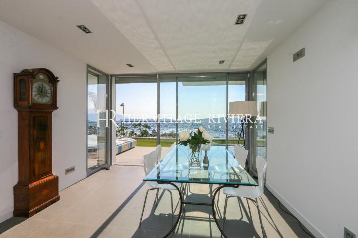 Villa contemporaine récente avec vue panoramique sur la mer (image 11)
