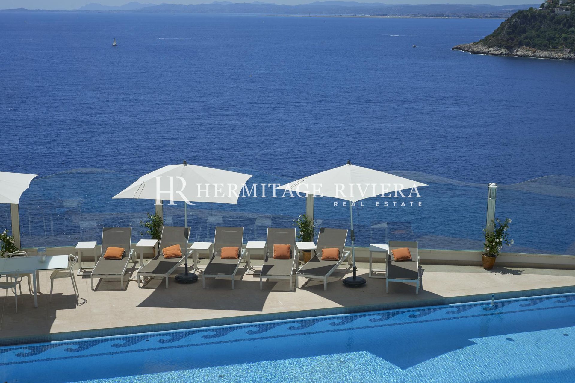 Propriété pieds dans l'eau - Vue mer - Piscine (image 18)