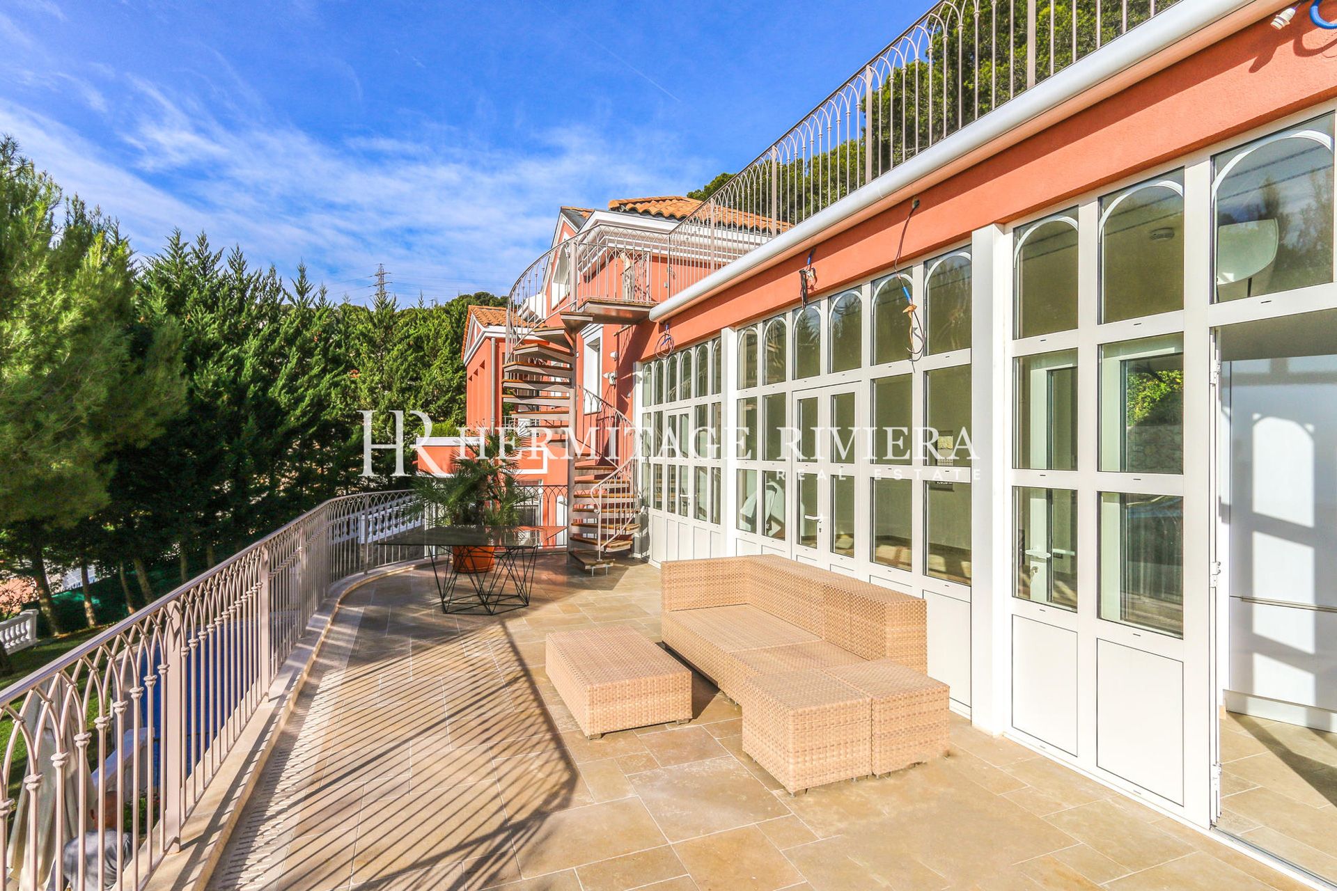 Belle propriété de deux villas - Proche Monaco - Sea views (image 8)