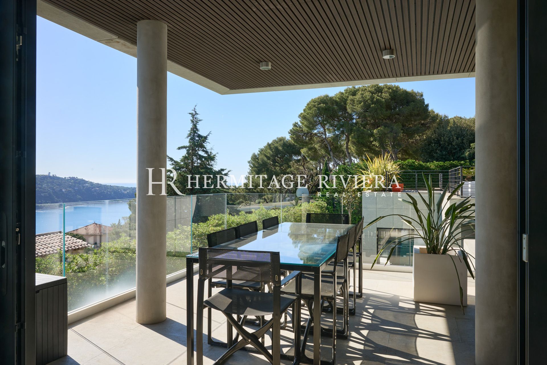 Villa d'exception à l’architecture contemporaine vue panoramique sur la rade de Villefranche  (image 38)