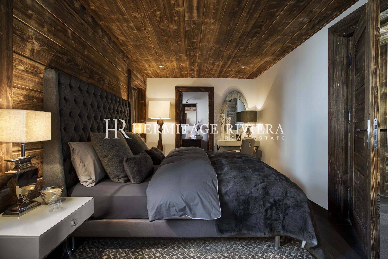 Chalet de luxe aux pieds des pistes  (image 24)