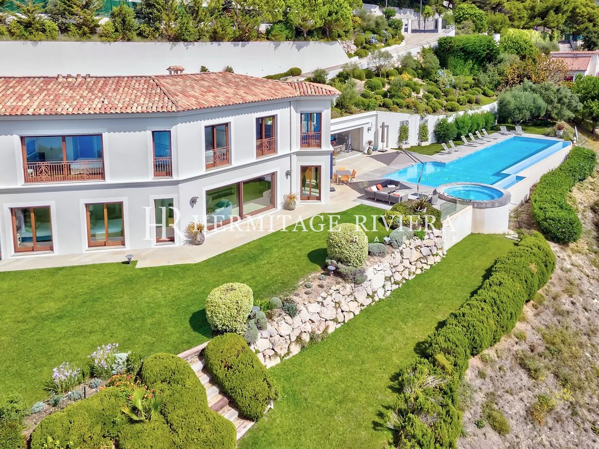 Surplombant le médiéval village - Vue mer - Piscine (image 30)