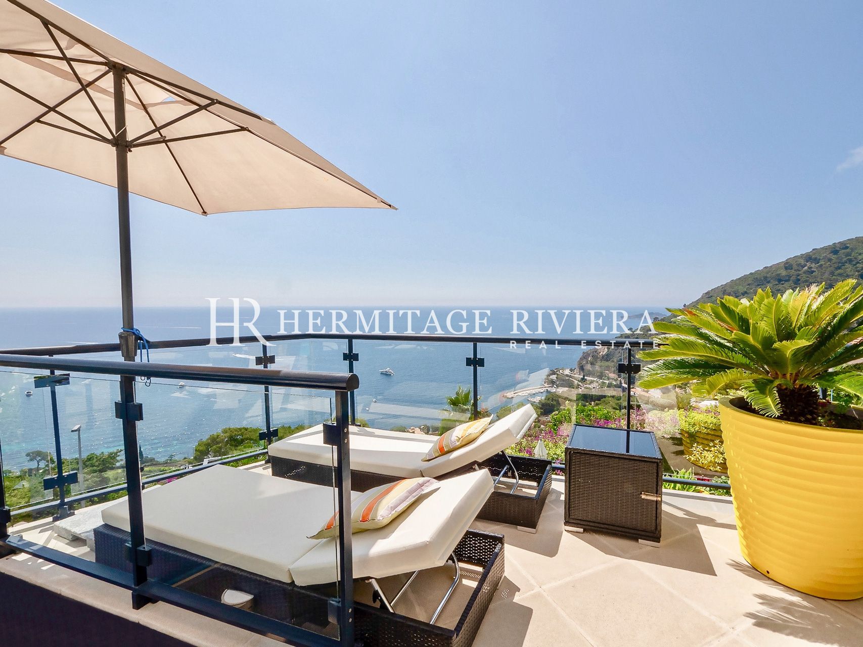 Modern villa surplombant la mer (image 5)