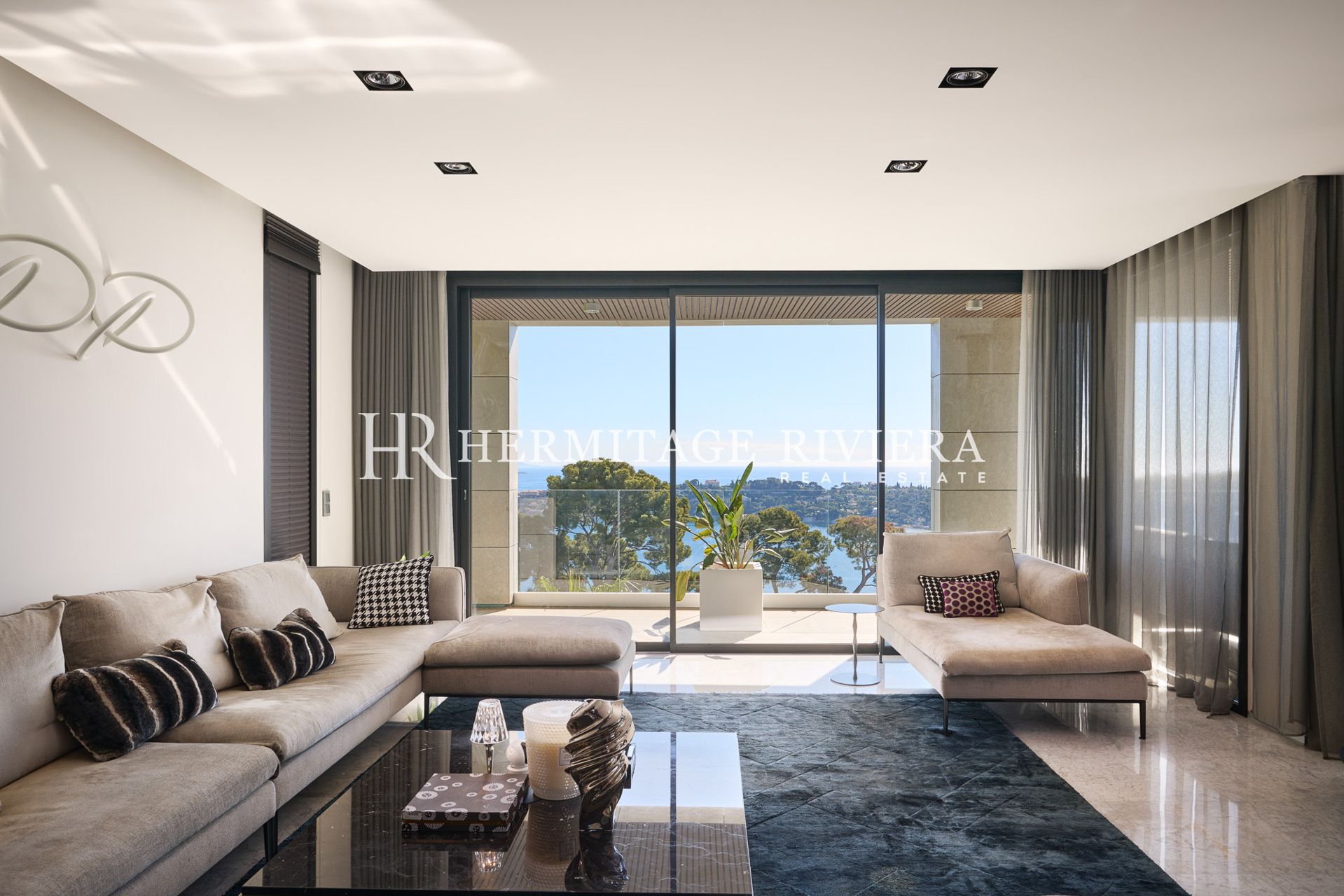 Villa d'exception à l’architecture contemporaine vue panoramique sur la rade de Villefranche  (image 8)