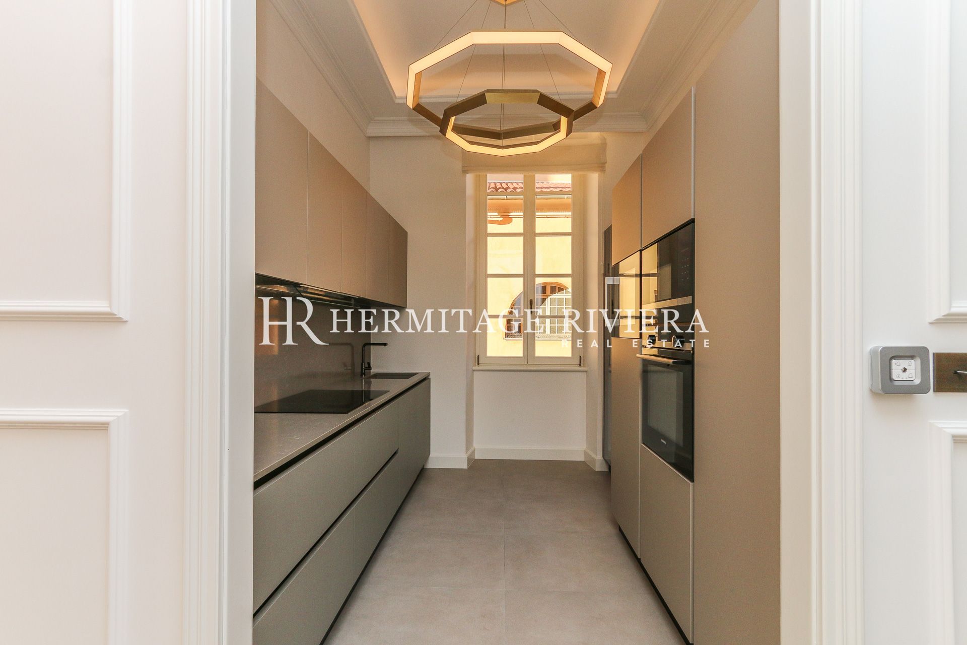 Deux somptueux appartements rénovés - Cours Saleya (image 8)