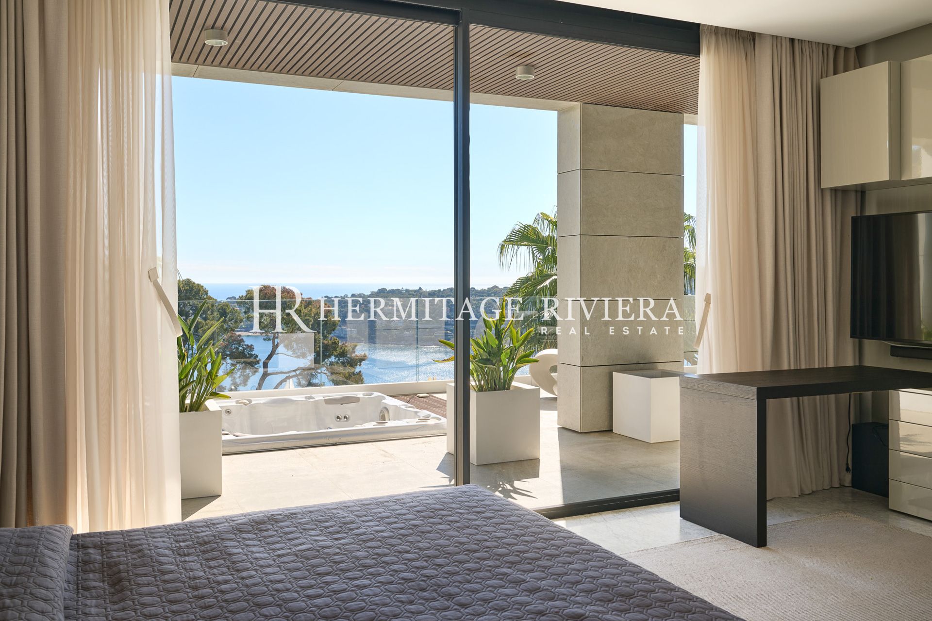 Villa d'exception à l’architecture contemporaine vue panoramique sur la rade de Villefranche  (image 26)