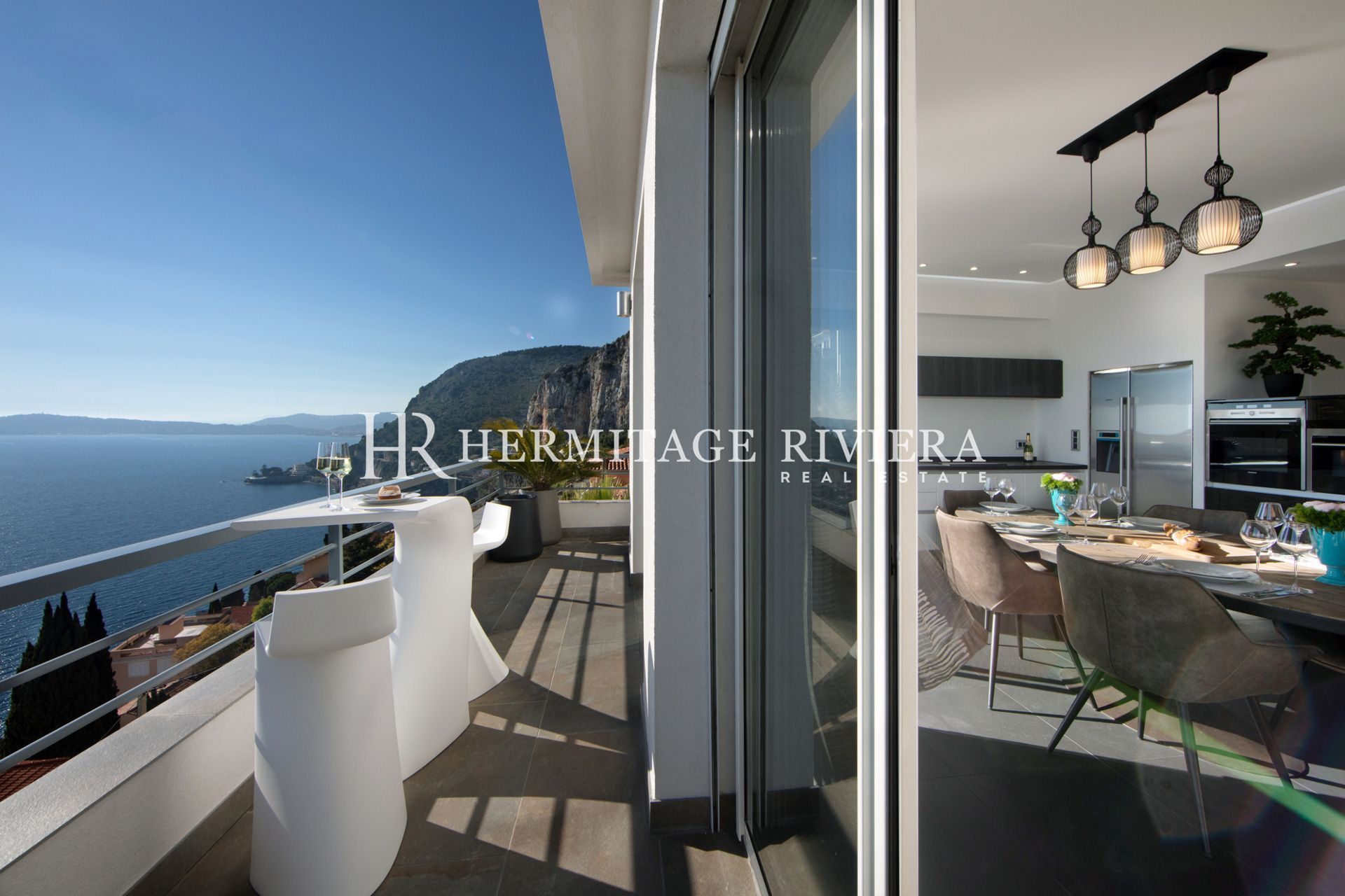 Superbe villa contemporaine surplombant plage Mala (image 6)