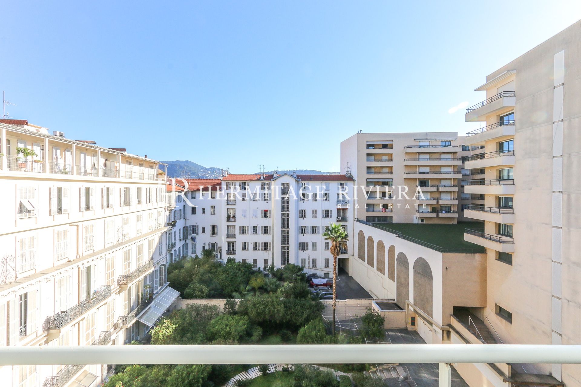 Résidences du Palais - 2 pièces -  Terrasse  (image 2)