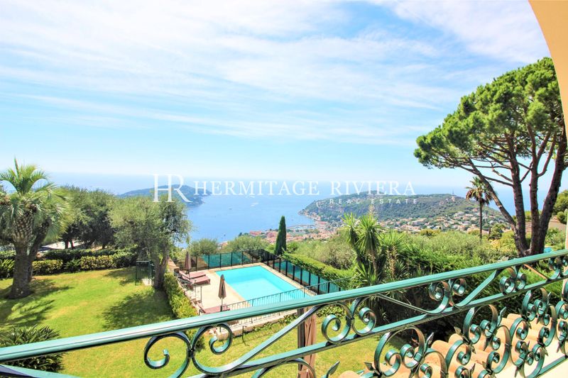Propriété d'exception - Vue mer panoramique - Piscine - Jardin plat