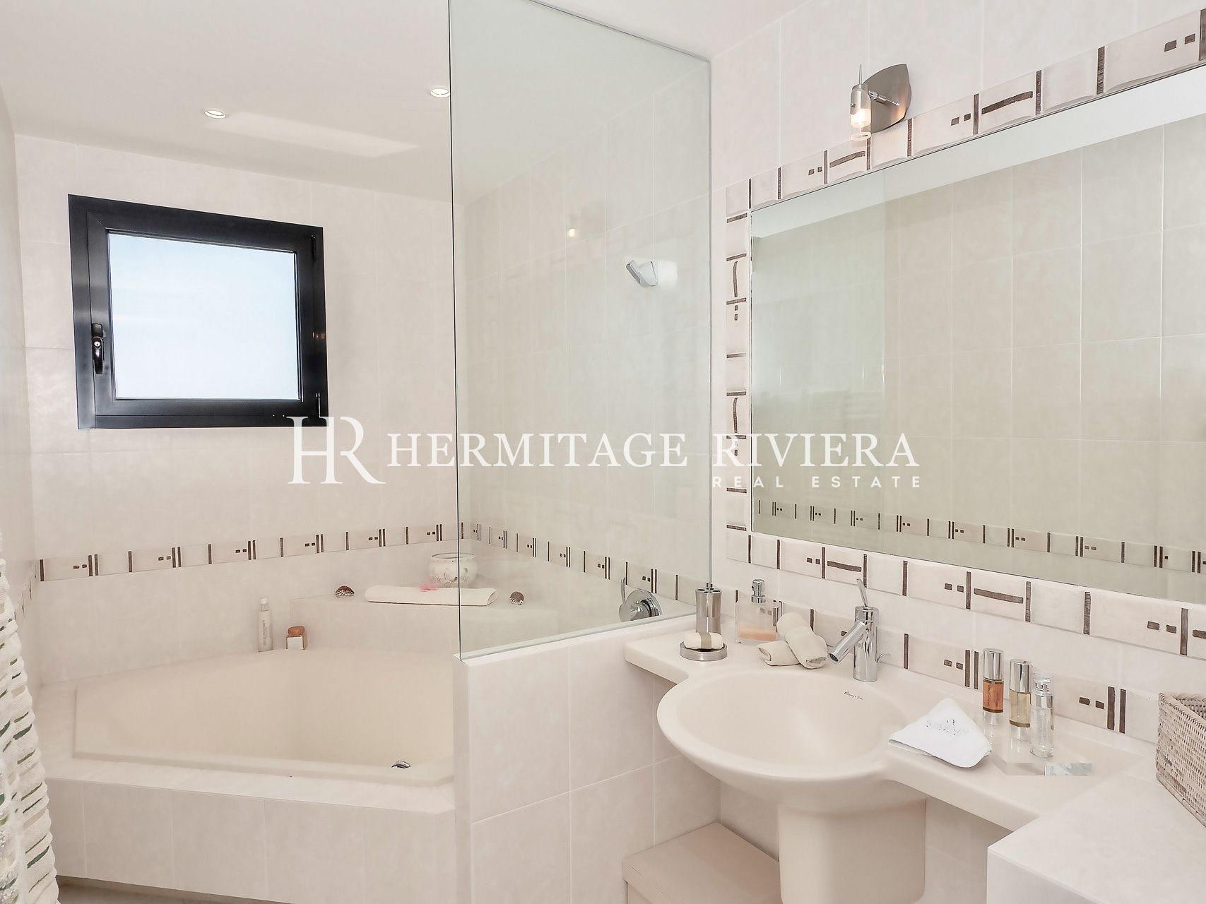 Villa contemporaine - Panoramique vue mer - Piscine (image 21)