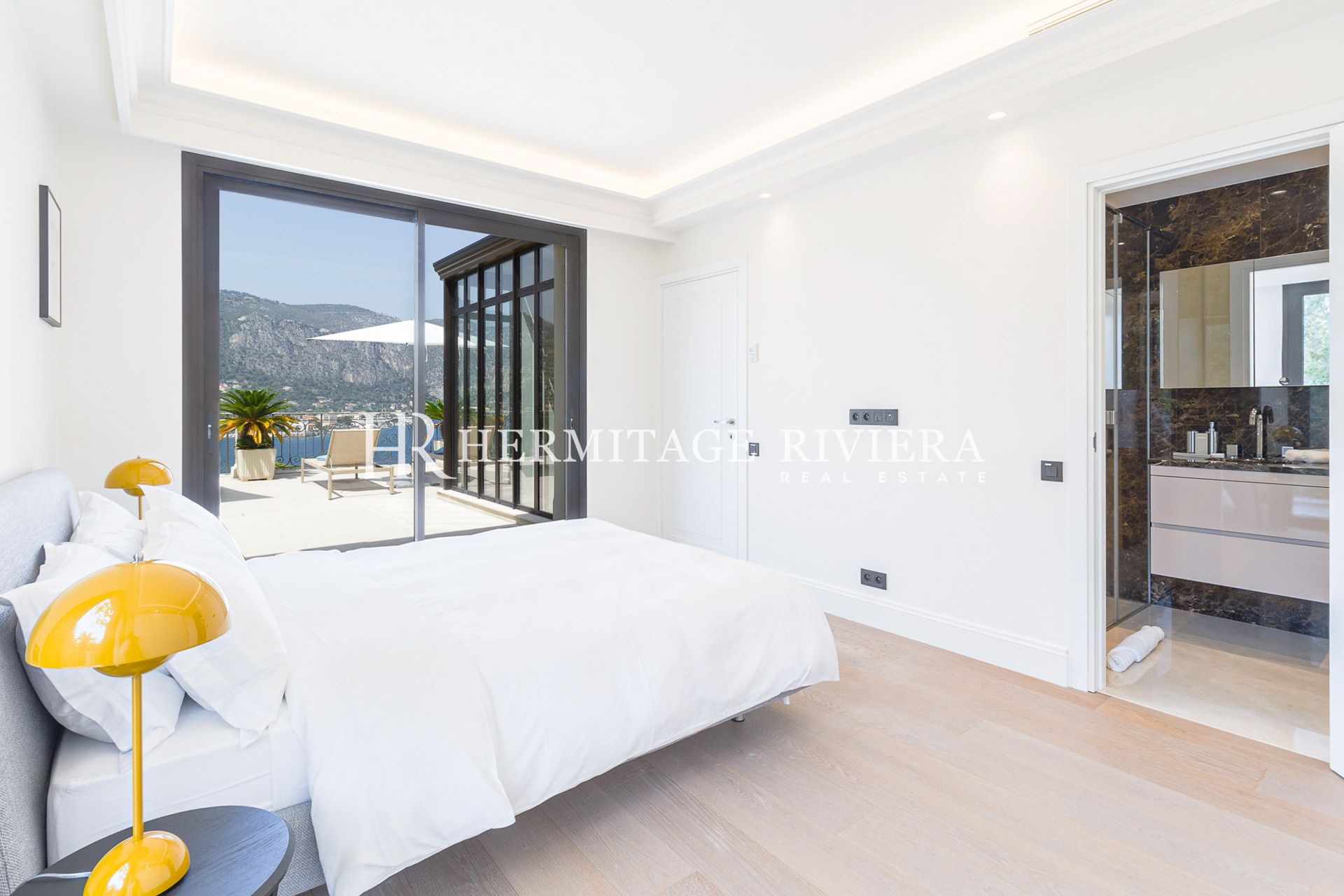 Luxueuse propriété - Près du village - Piscine - Vue mer (image 27)