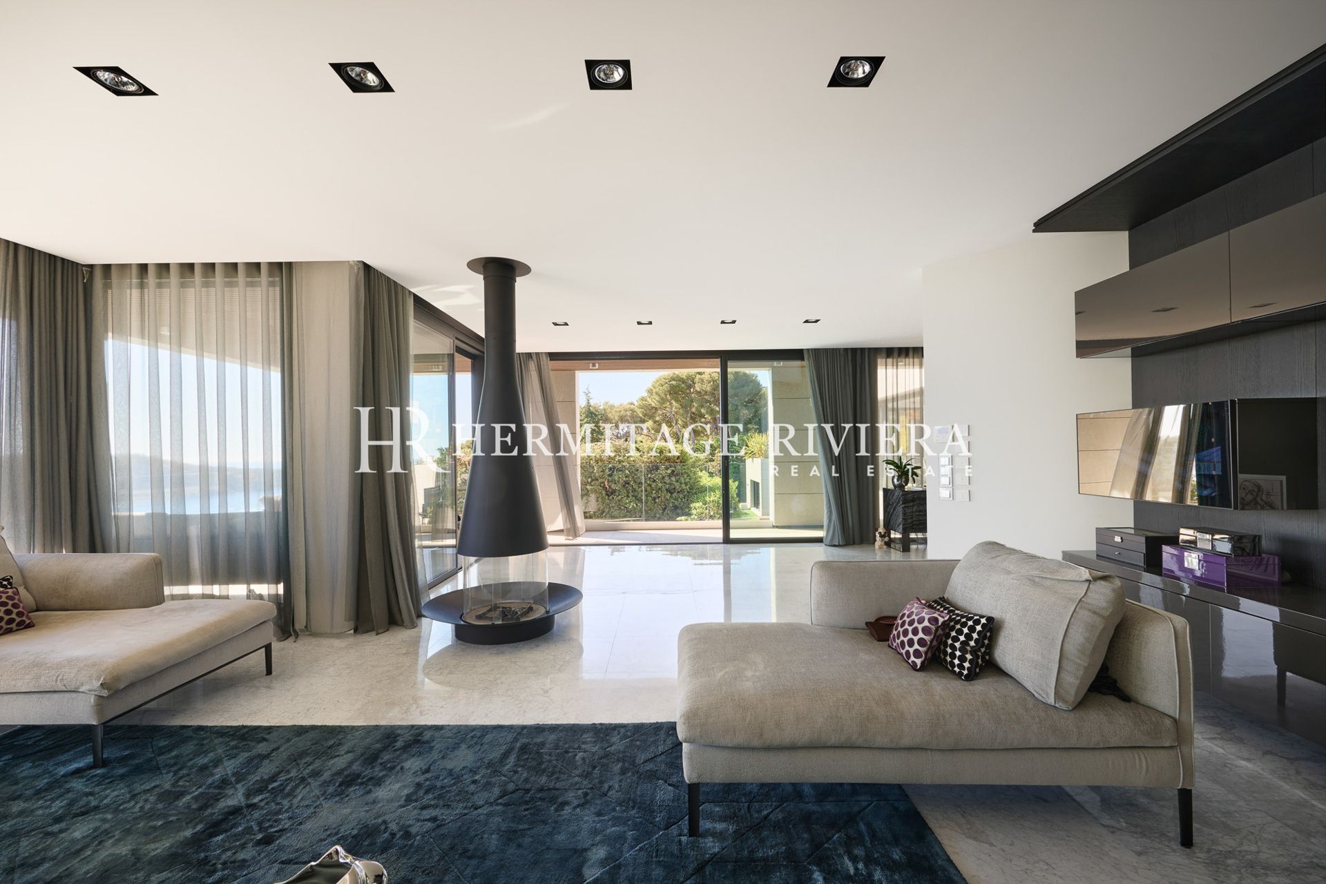 Villa d'exception à l’architecture contemporaine vue panoramique sur la rade de Villefranche  (image 14)