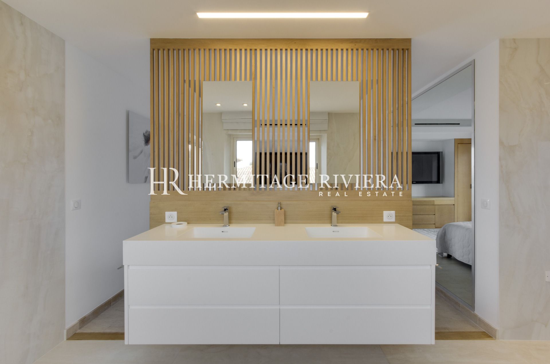 Splendide villa pieds dans l'eau (image 22)