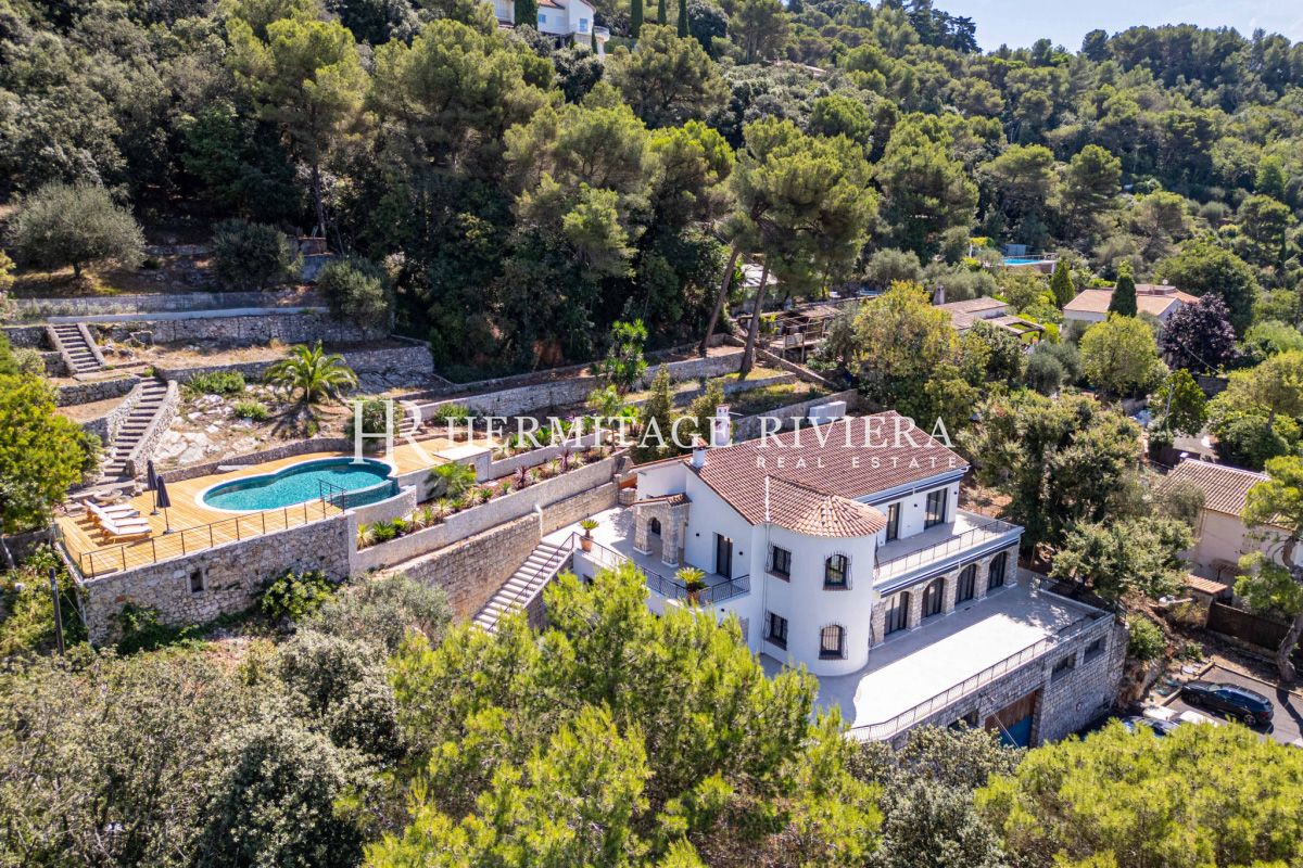 Renovée avec piscine (image 2)