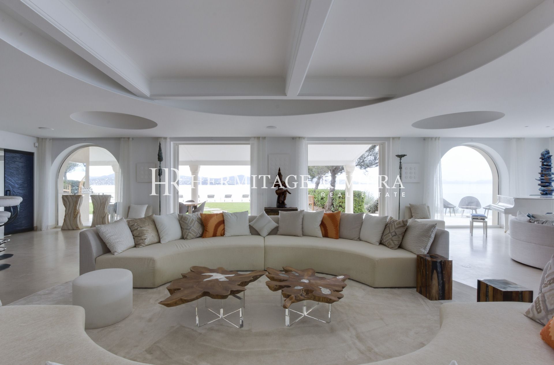 Splendide villa pieds dans l'eau (image 7)