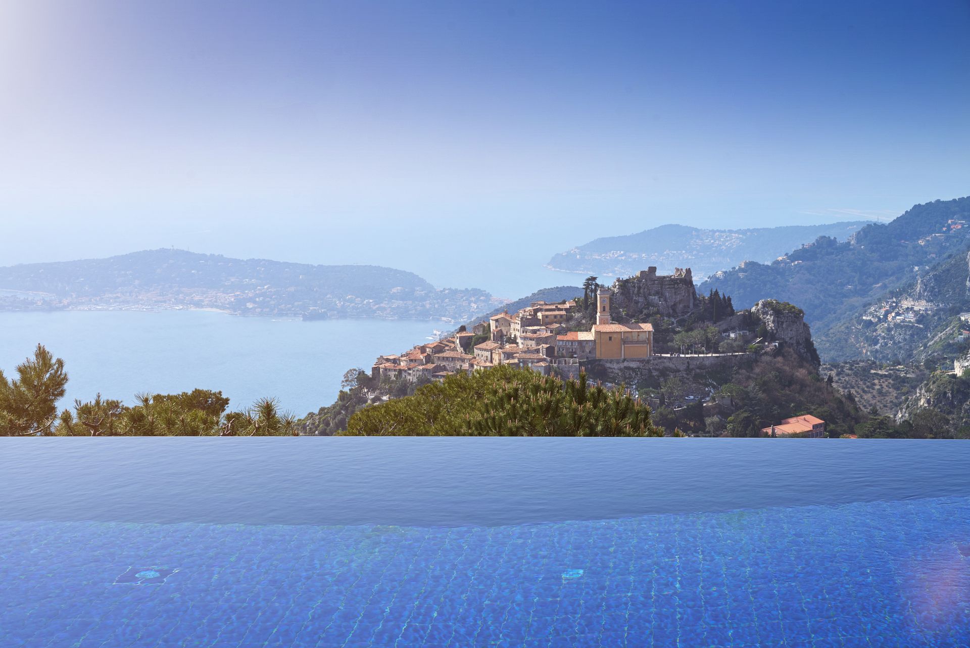 Eze (image 1)