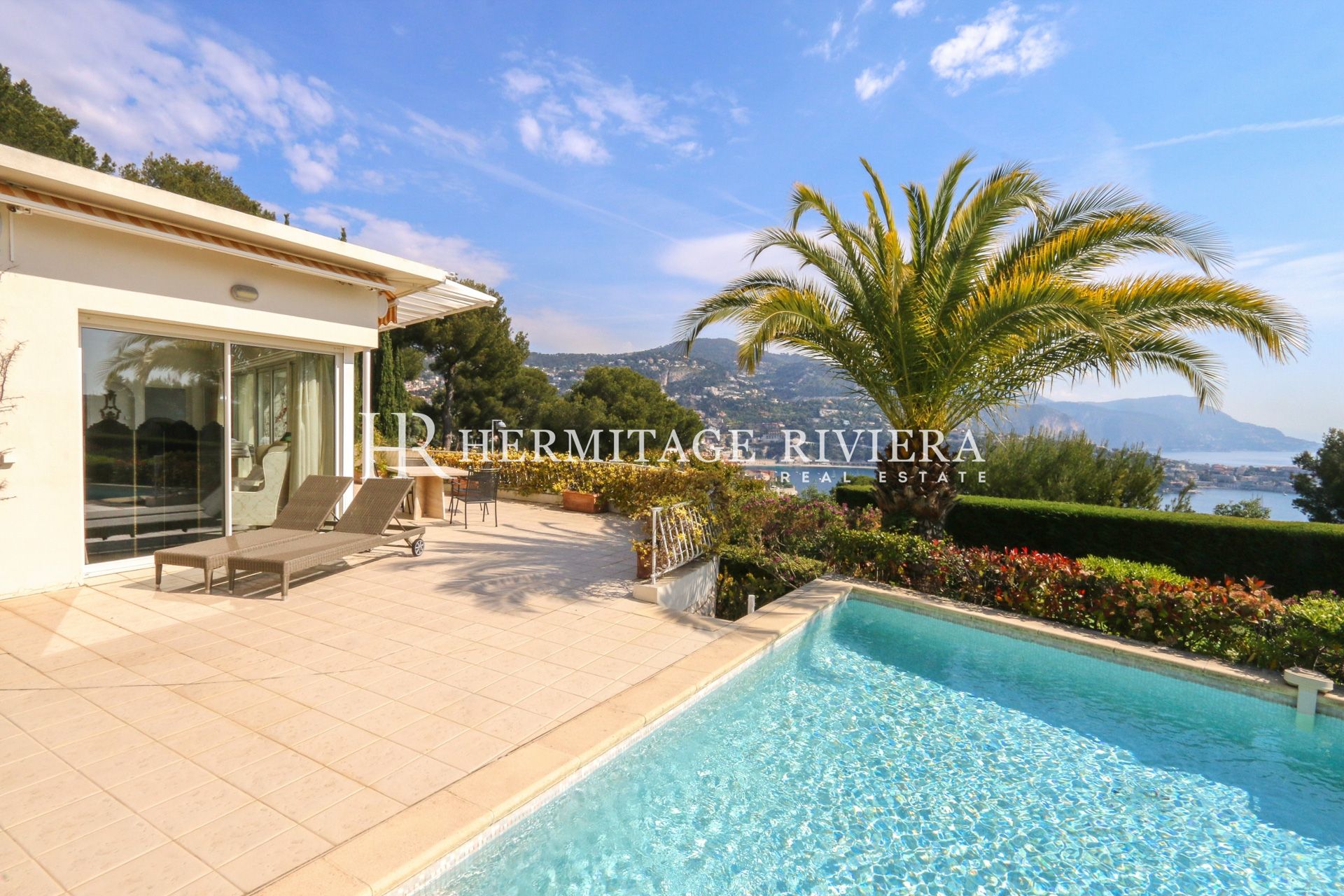 Vue de la Rade et de Cap-Ferrat - Piscine - Garage (image 3)