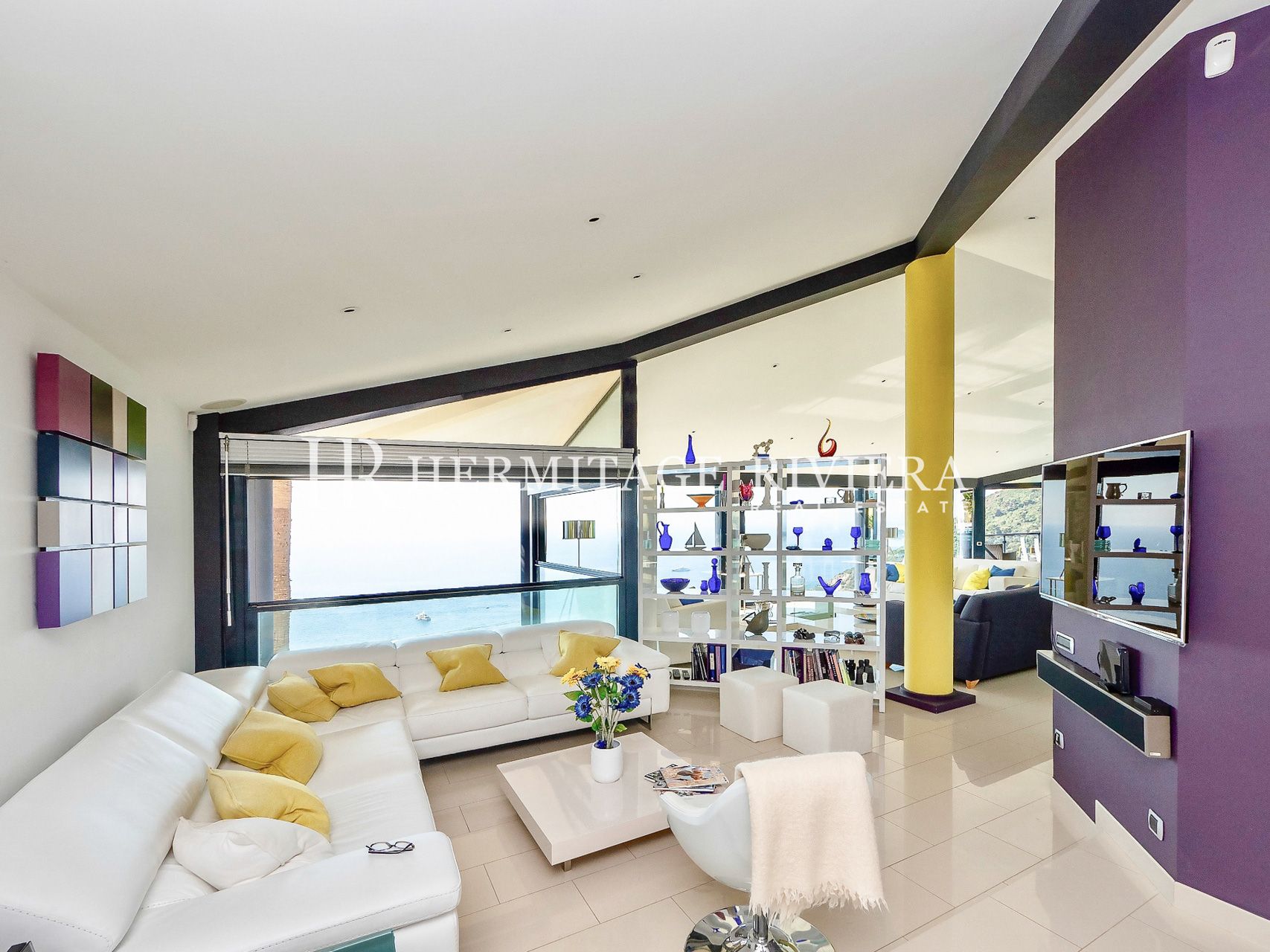 Modern villa surplombant la mer (image 13)