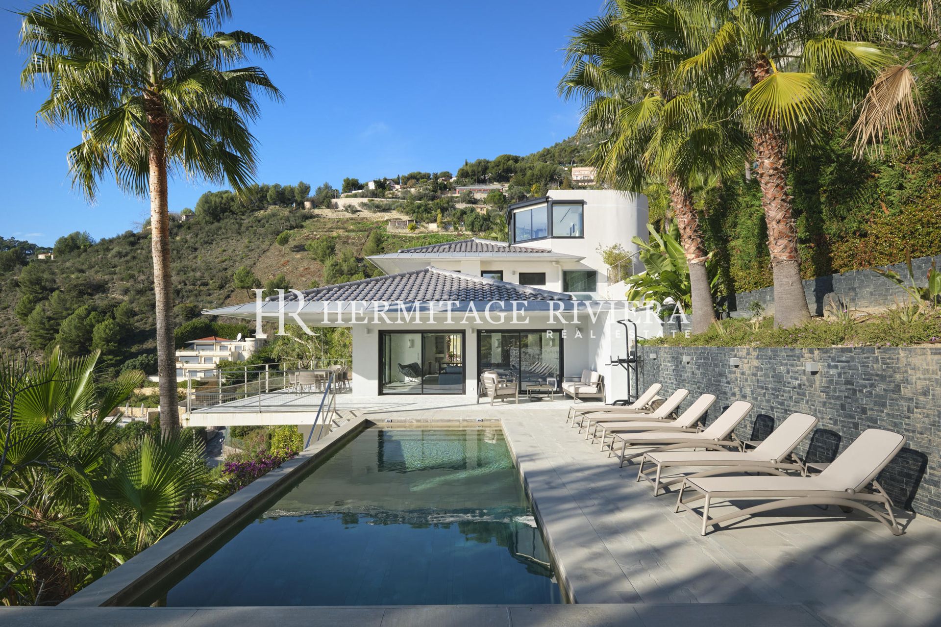 Villa moderne dans domaine sécurisé près de Monaco (image 1)