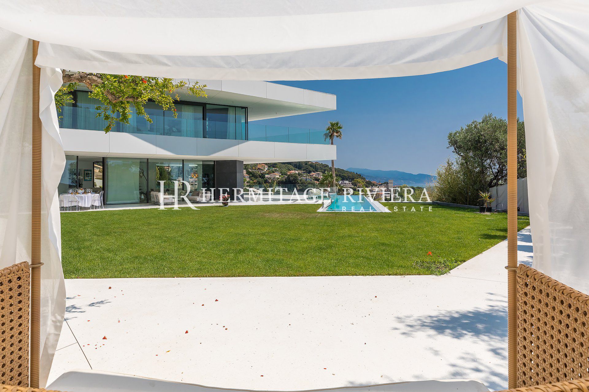 Exceptionnelle propriété contemporaine avec vue imprenable (image 9)