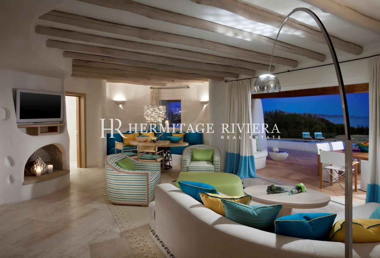 Somptueuse villa pieds dans l'eau - Accès à la plage (image 7)