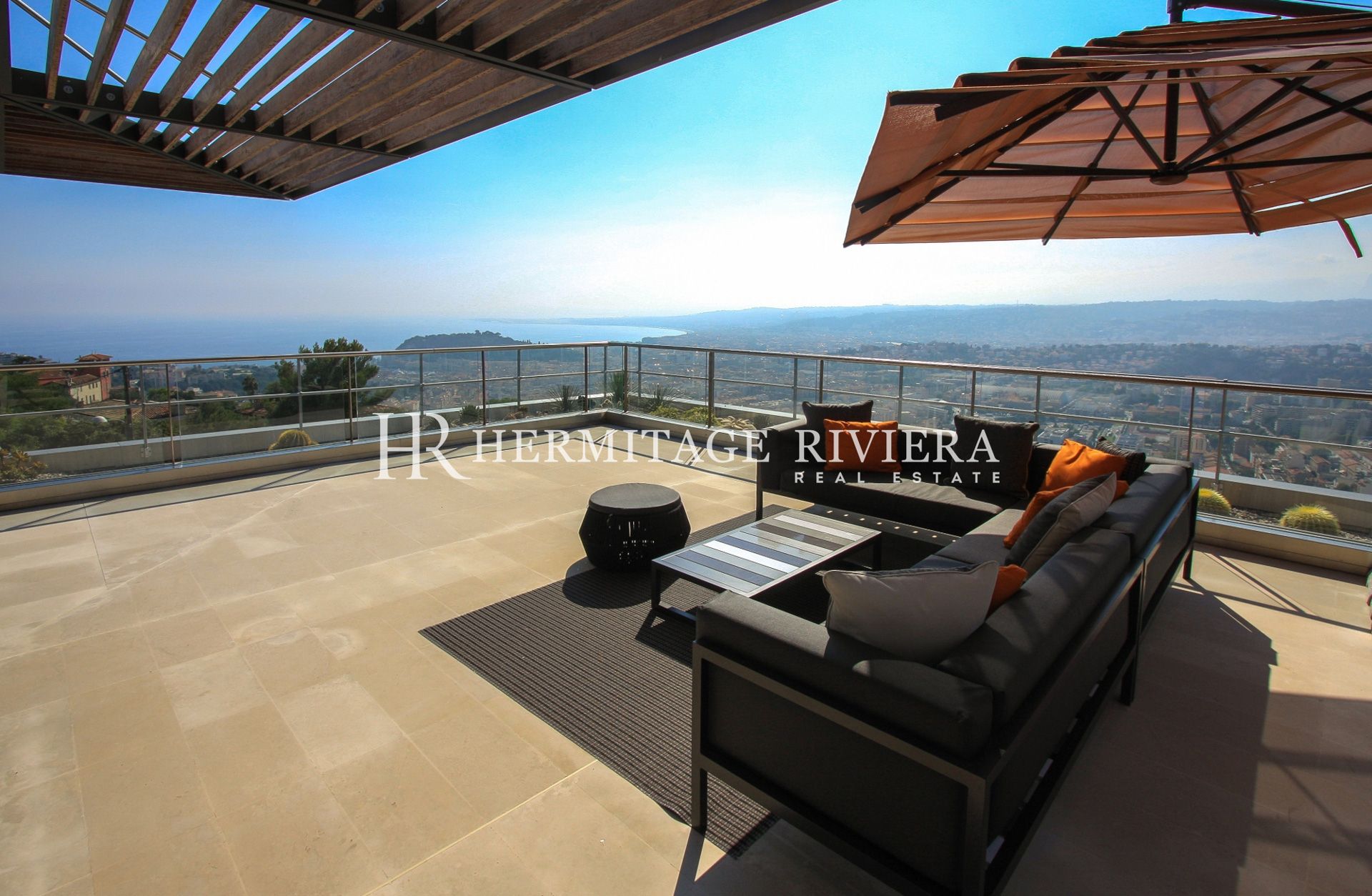 Penthouse avec immense terrasse (image 1)