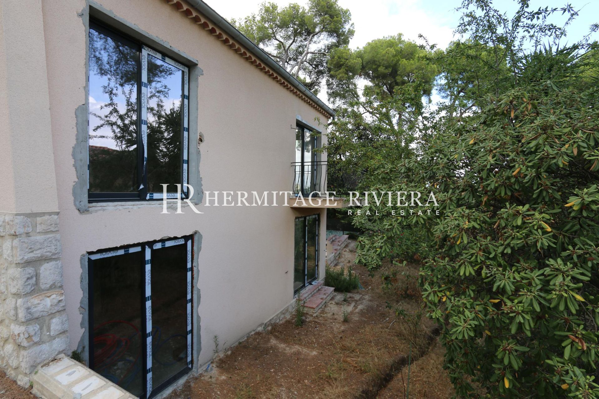 Villa à terminer - Piscine - Jardin - Vue mer (image 13)