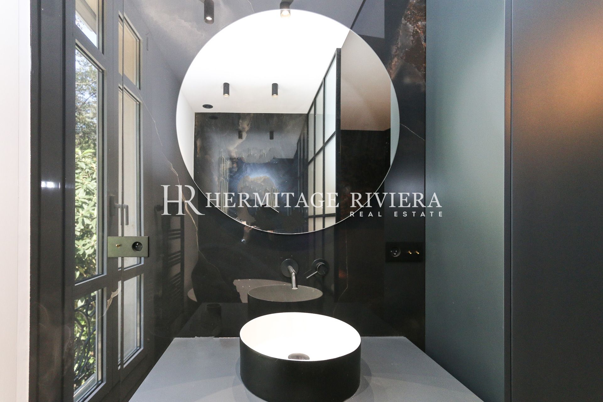 Appartement rénové - Résidence bourgeoise de standing (image 17)