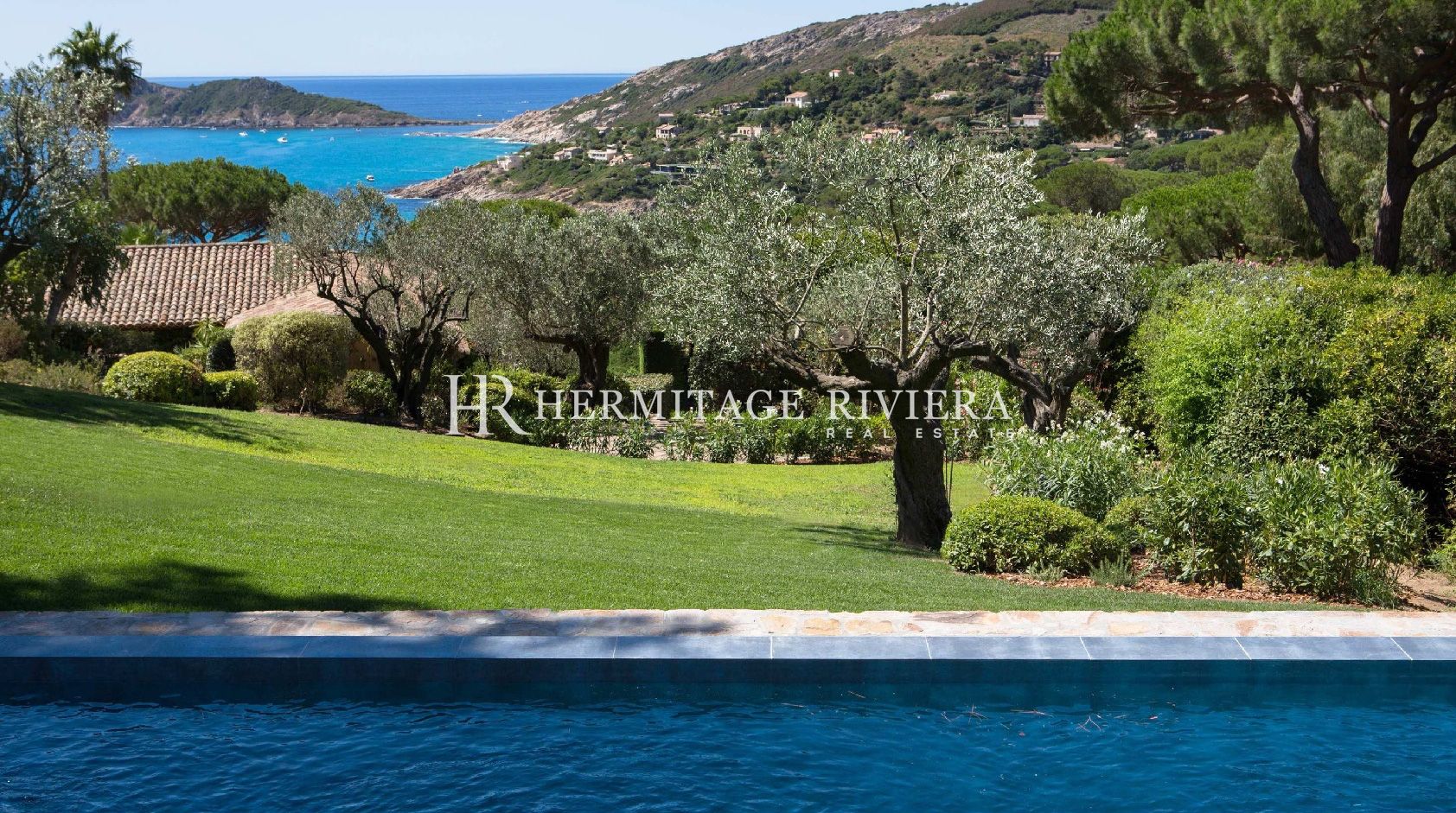 Villa avec piscine et vue mer dans domaine fermé (image 11)