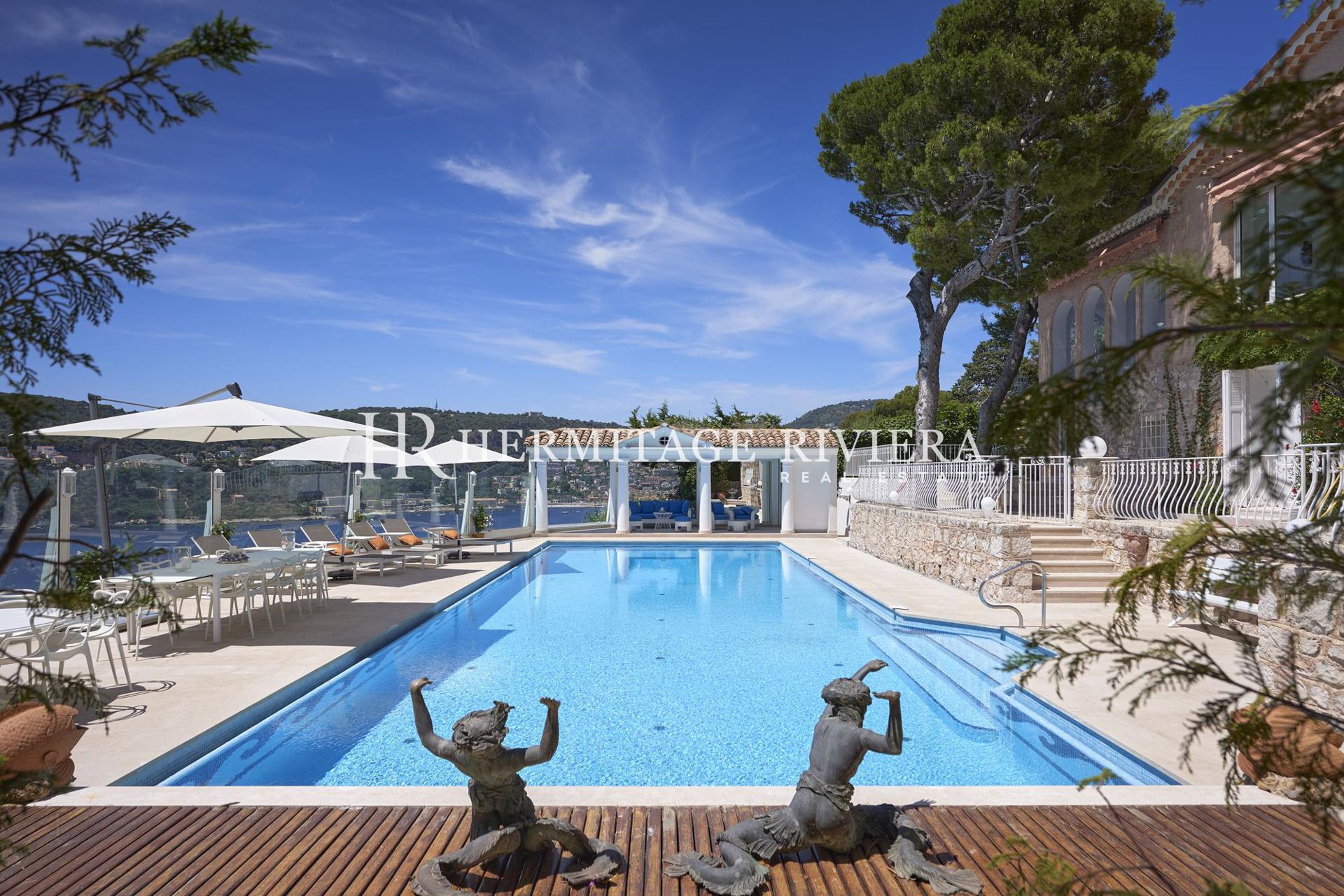 Propriété pieds dans l'eau - Vue mer - Piscine (image 7)