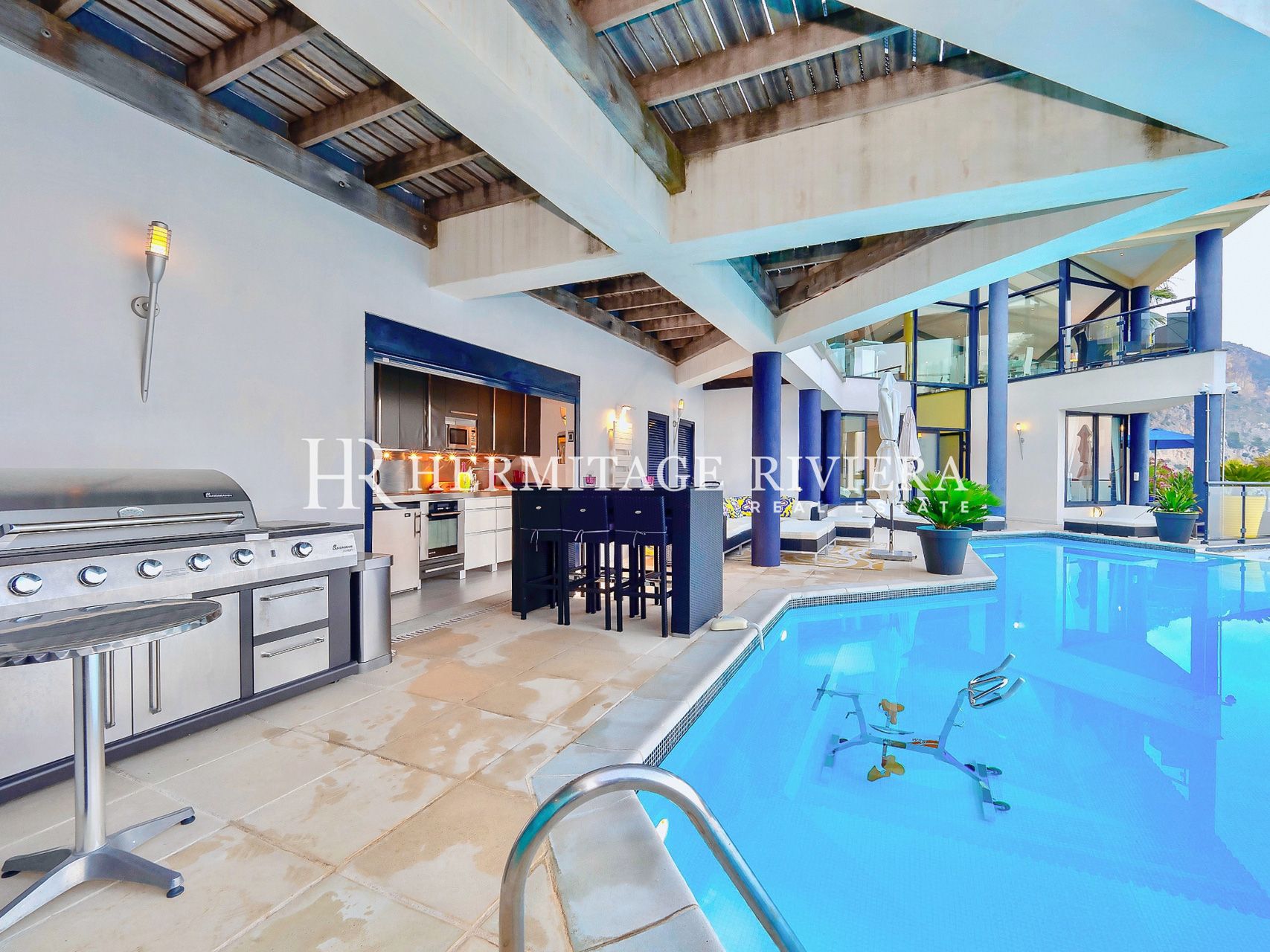 Modern villa surplombant la mer (image 6)