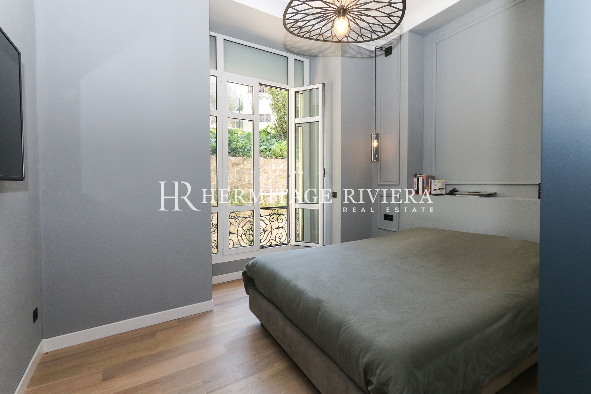 Appartement rénové - Résidence bourgeoise de standing (image 18)